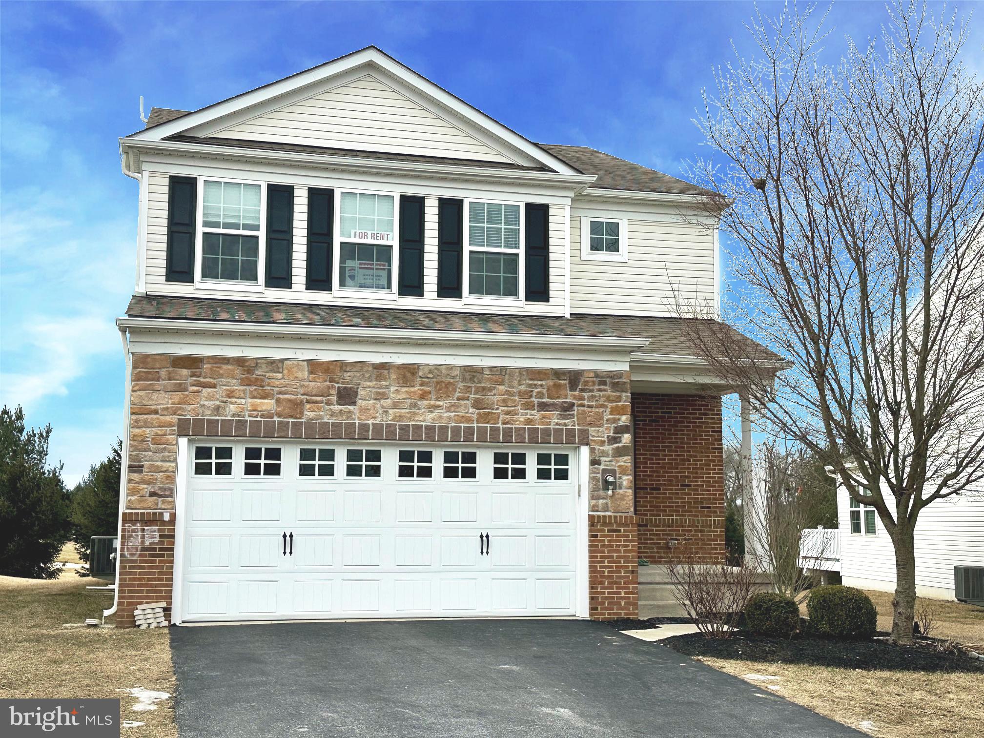 APPLECROSS - Residential Lease