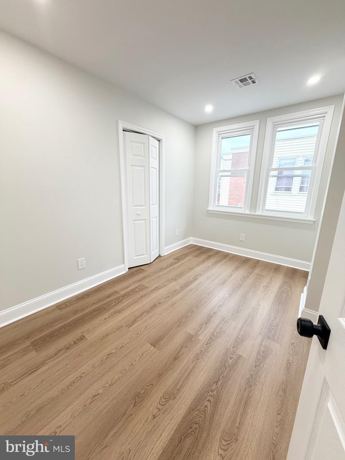 EAST OAK LANE - Residential