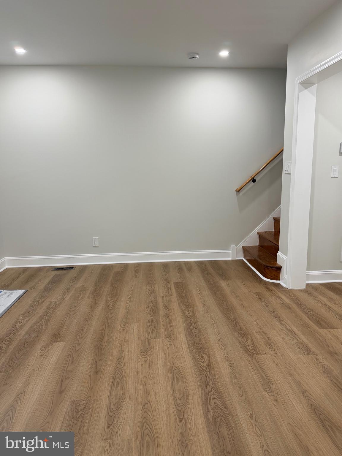 EAST OAK LANE - Residential