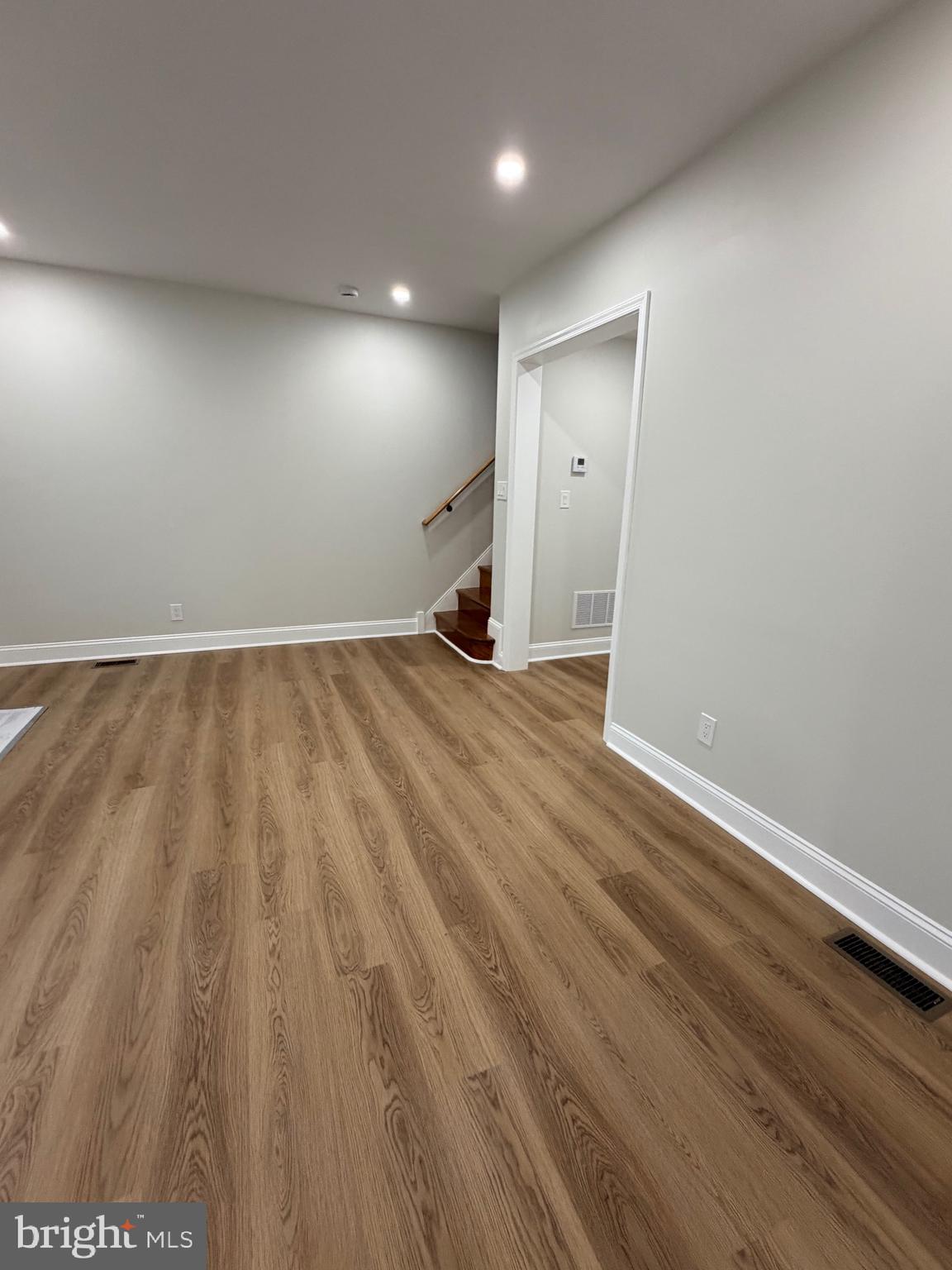 EAST OAK LANE - Residential