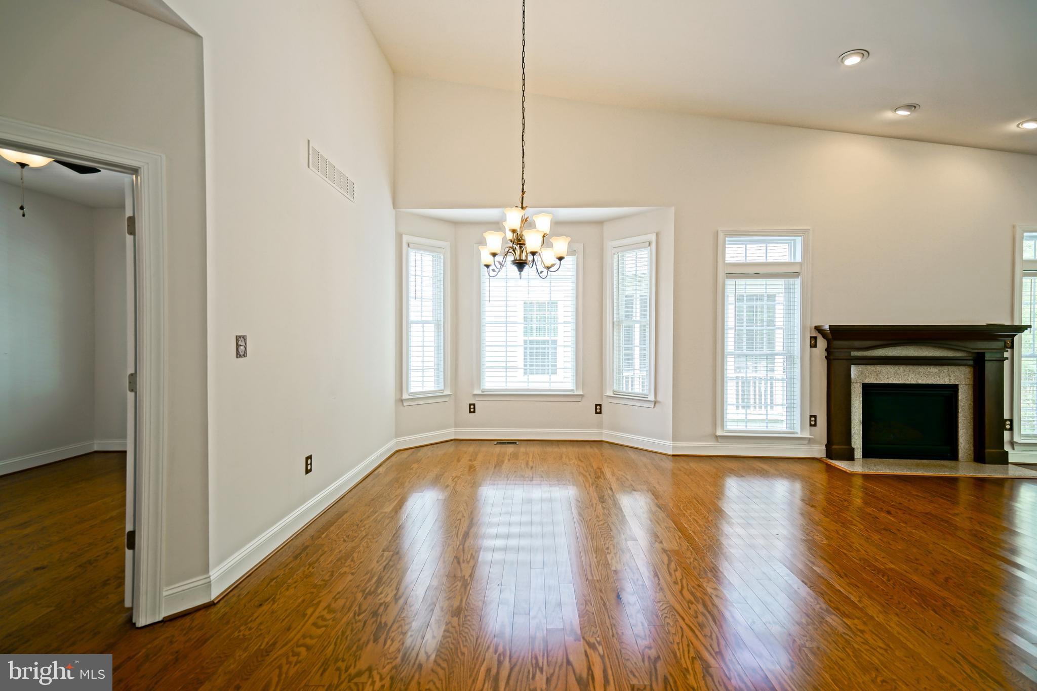 BAY CROSSING - Residential
