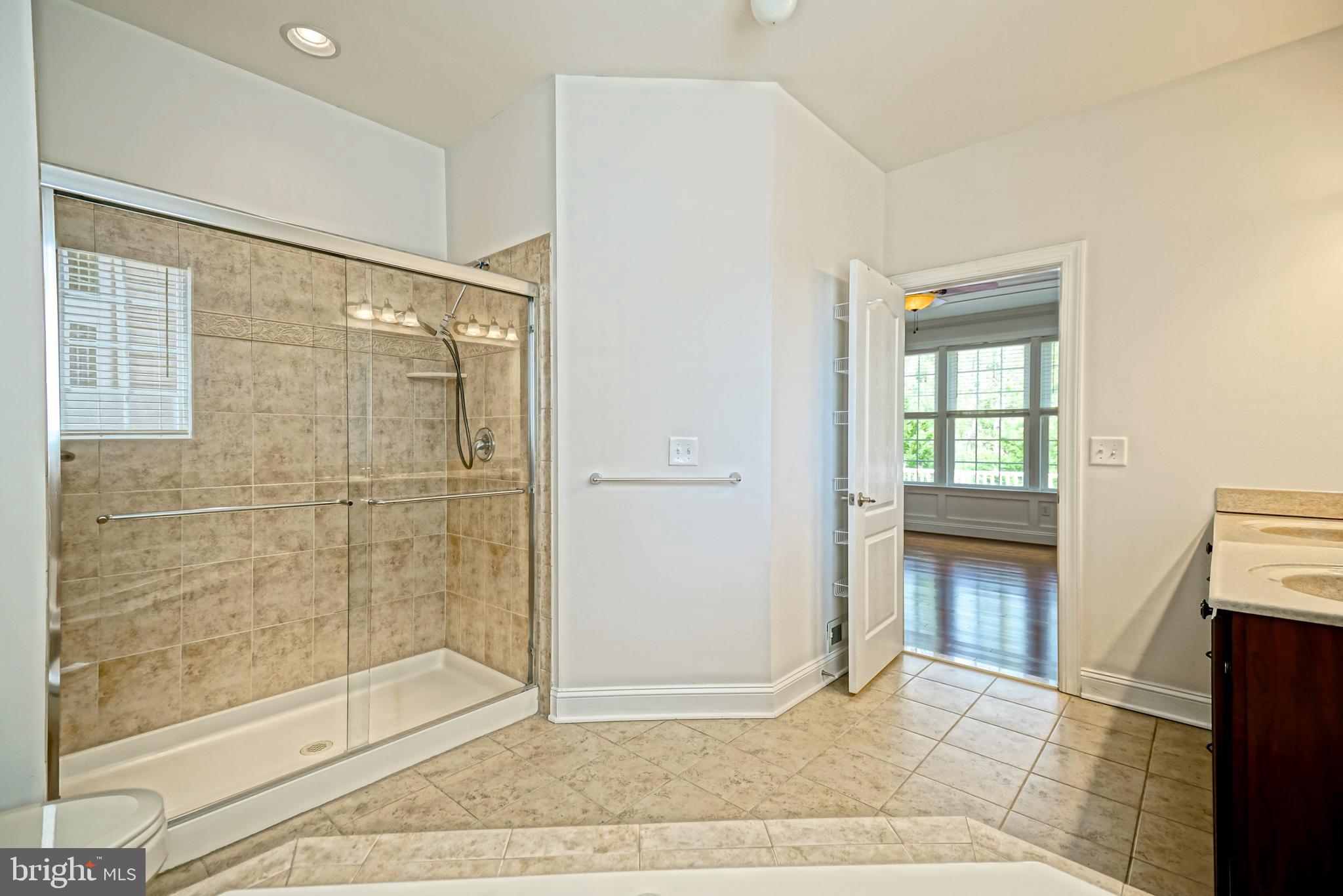 BAY CROSSING - Residential