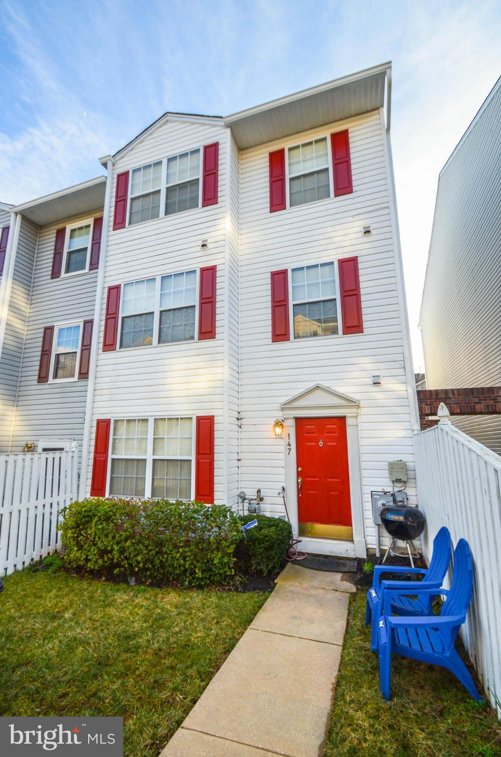 Three story townhouse located in convenient Garrison Overlook w/ new carpet, new paint, new flooring in bathrooms and kitchen, and new hot water heater.  Condo assoc. recently replaced roof, step in to your turn key home!  Conveniently located near the Woodholme shopping center as well as immediate access to 83 and 695.