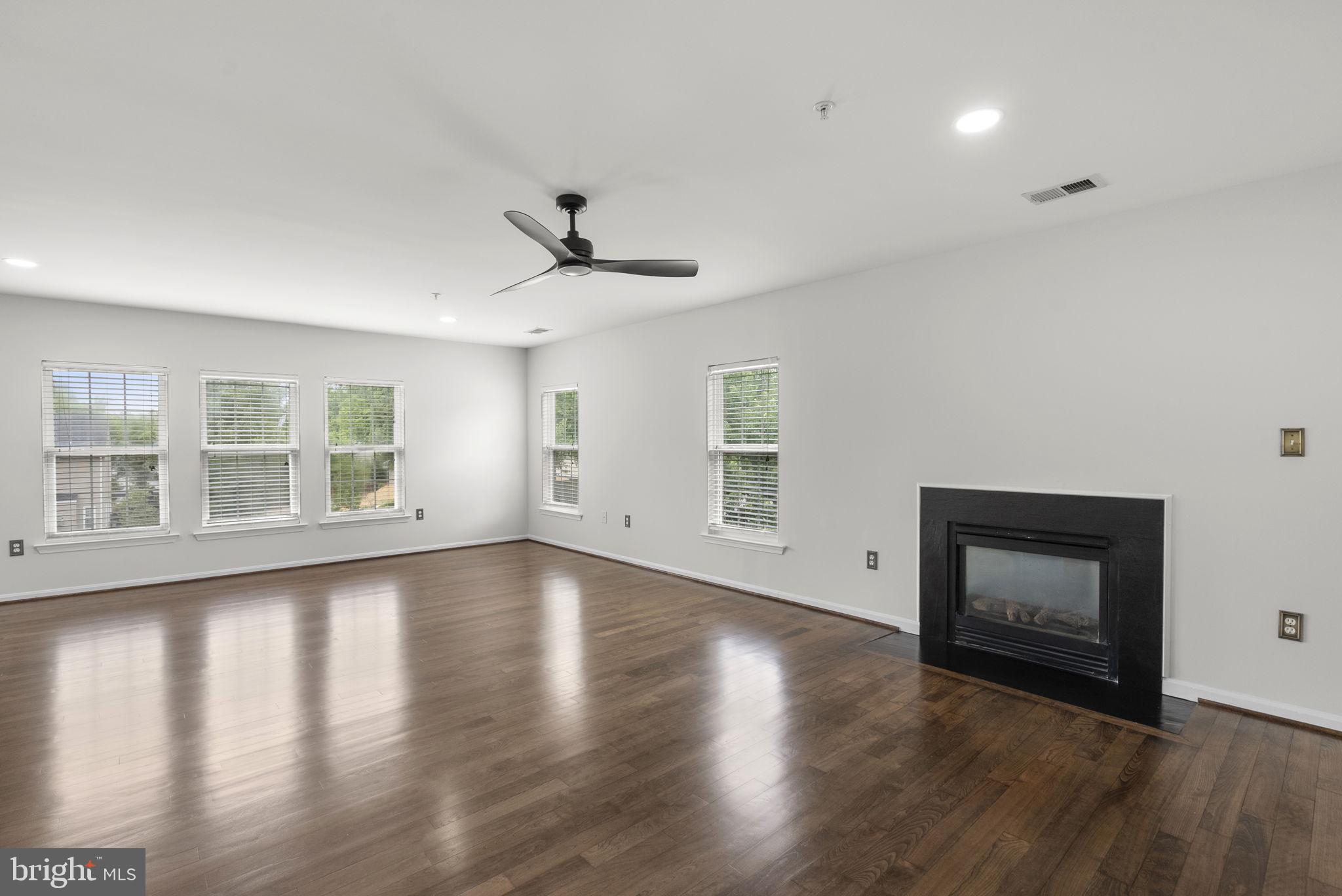 CLINTON ACRES - Residential
