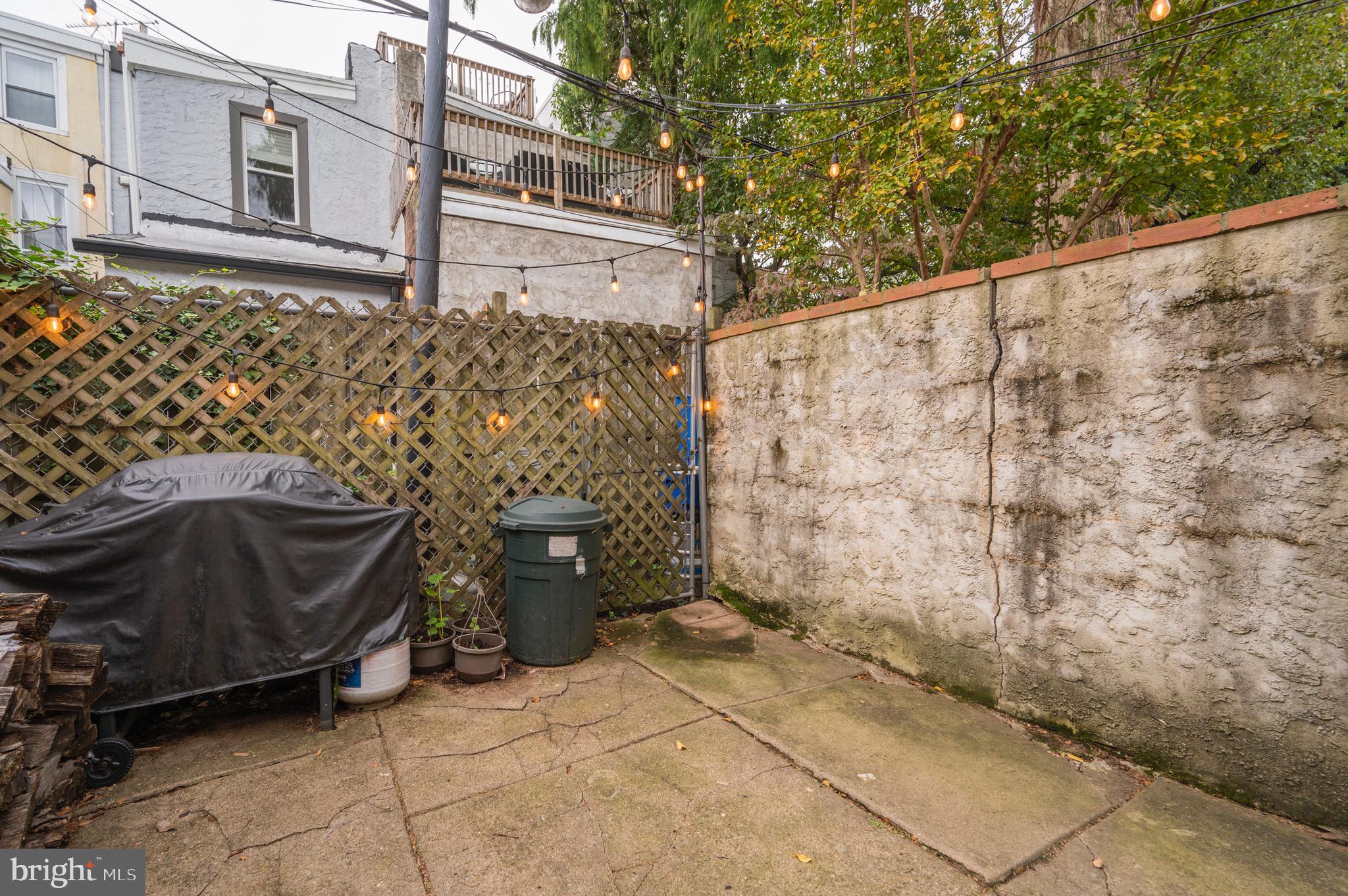FAIRMOUNT - Residential Lease