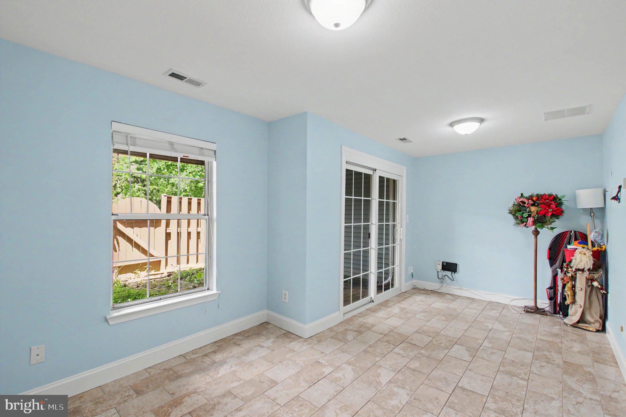 SPRINGHILL TOWNHOME - Residential