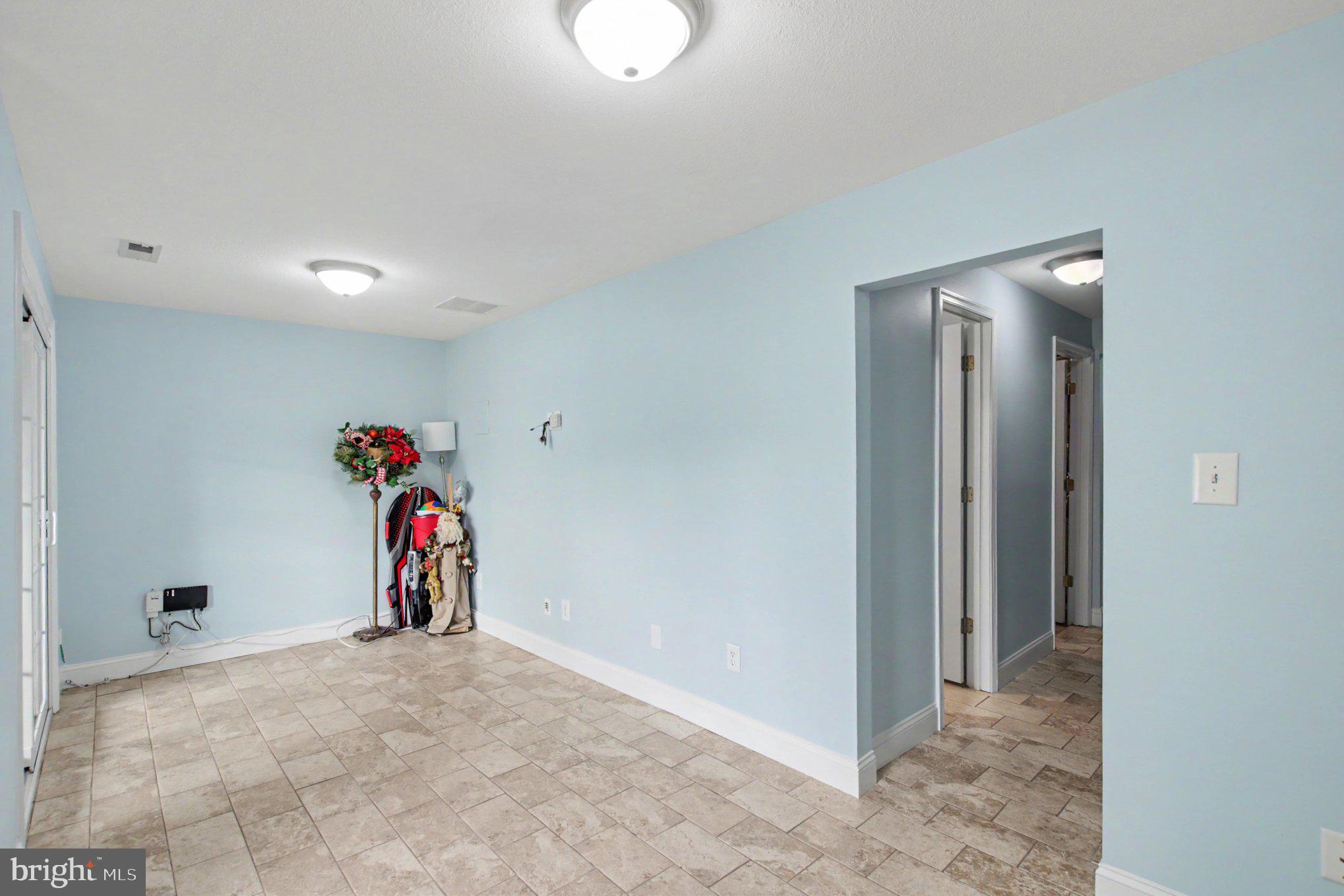 SPRINGHILL TOWNHOME - Residential