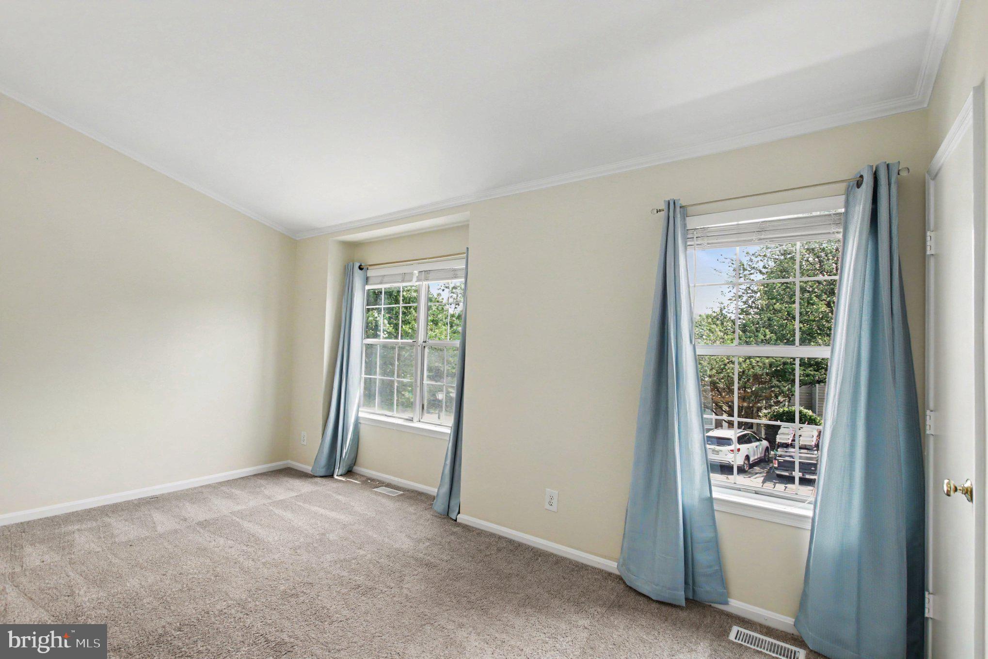 SPRINGHILL TOWNHOME - Residential