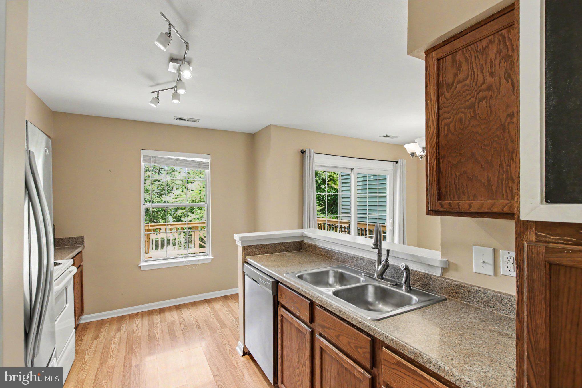 SPRINGHILL TOWNHOME - Residential