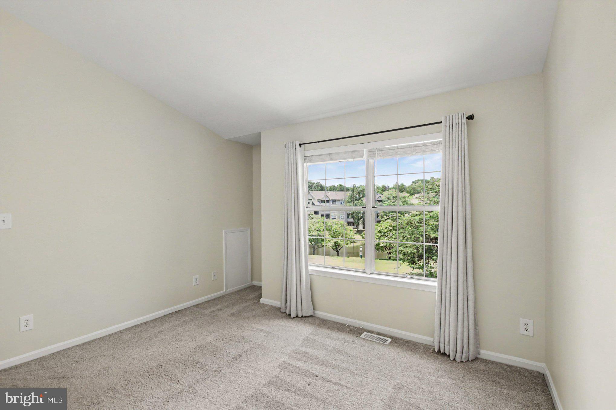 SPRINGHILL TOWNHOME - Residential