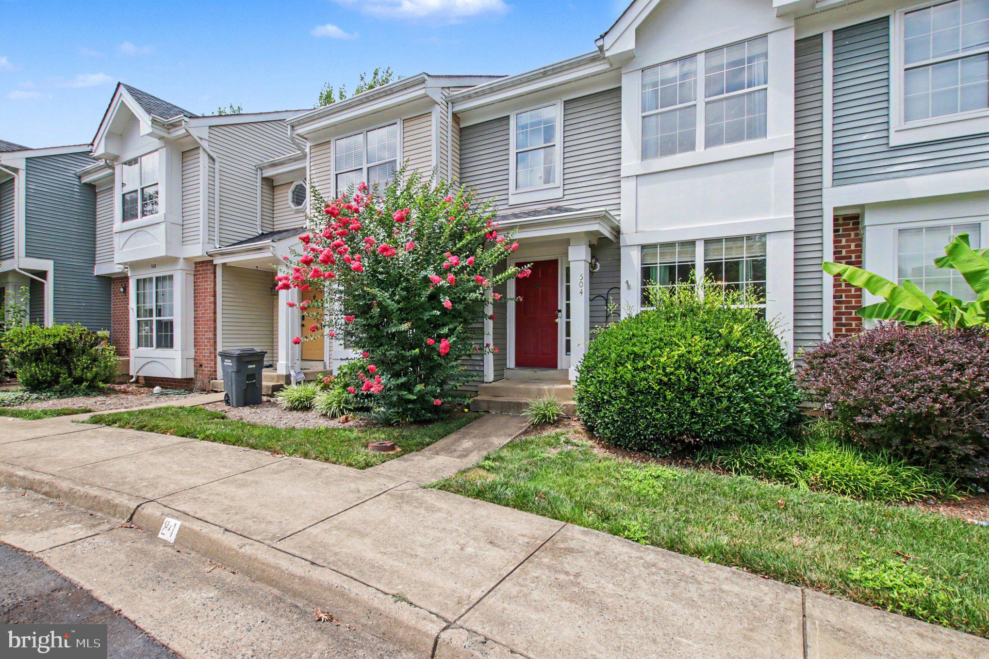 SPRINGHILL TOWNHOME - Residential