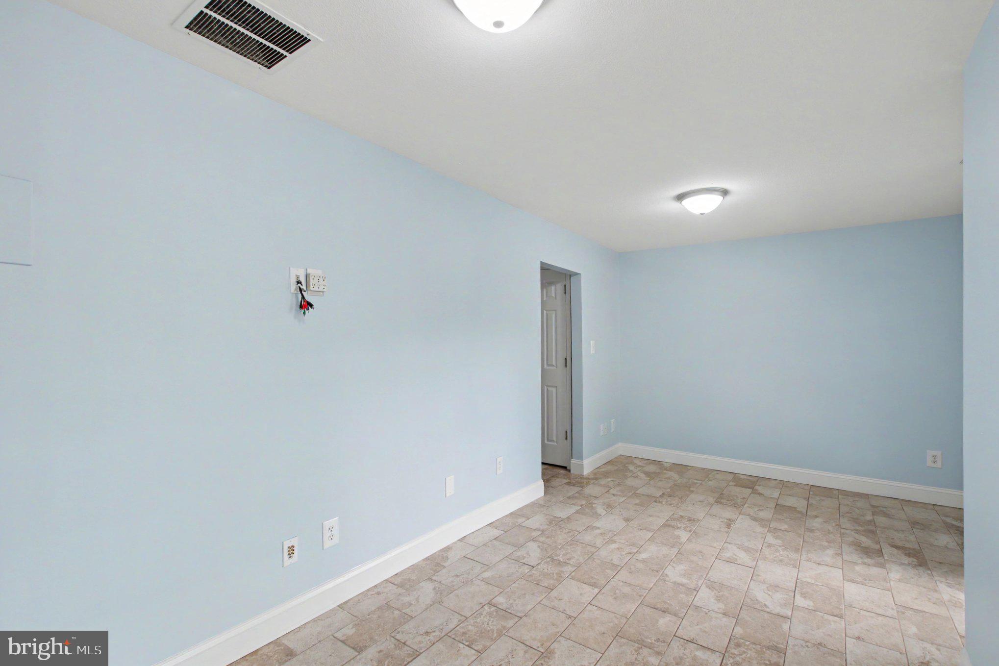 SPRINGHILL TOWNHOME - Residential