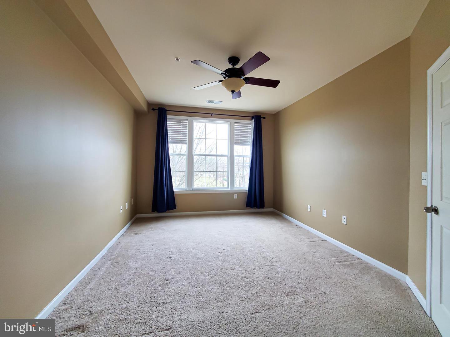 THE COLONNADE AT KENTLANDS - Residential Lease