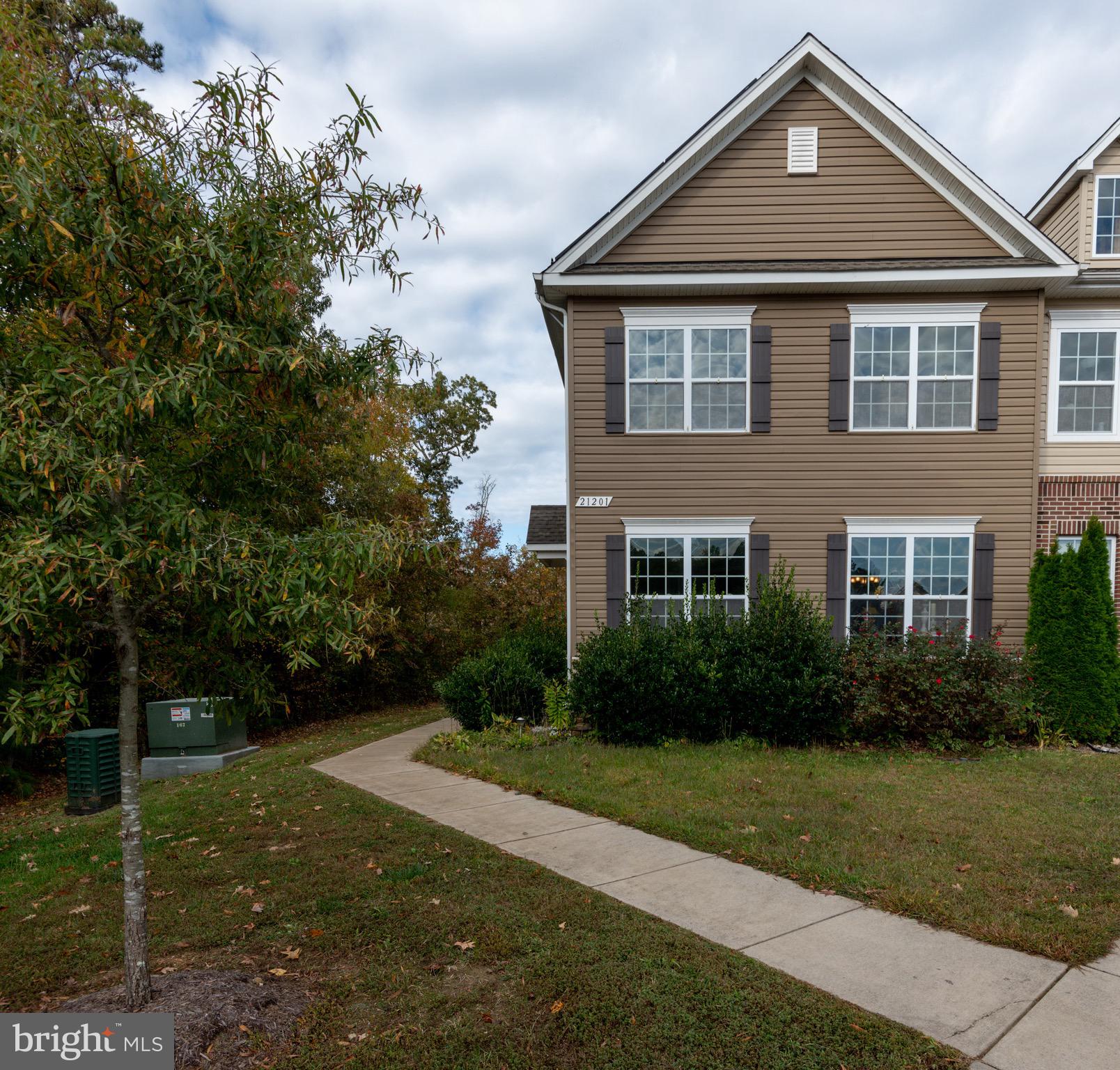 This end unit townhouse is a must see!  Enjoy this well kept 3 bedroom 3.5 bathroom townhouse  in the desirable community of Elizabeth Hills.  Inside, this home looks and feels like a single family home.  It features a gourmet kitchen with granite countertops, a large island, maple cabinets and stainless steel appliances.  The main level has an open floor plan with a family room, kitchen, dining area, office and powder room. The first level has beautiful hardwood floors.  The second level has a large master suite with 2 walk in closets.  The master bath has a nice soaking tub, double sinks and glass shower.  The second floor has 2 additional bedrooms, a full bathroom and laundry room.  The lower level has a large family room, a full bathroom and a bonus room with a large walk in closet.  The lower level hall has a large storage closet and unfinished storage area.  There is a lovely deck off the kitchen and walk up stairs from the lower level. The neighborhood is established and friendly with play area and quiet roads.