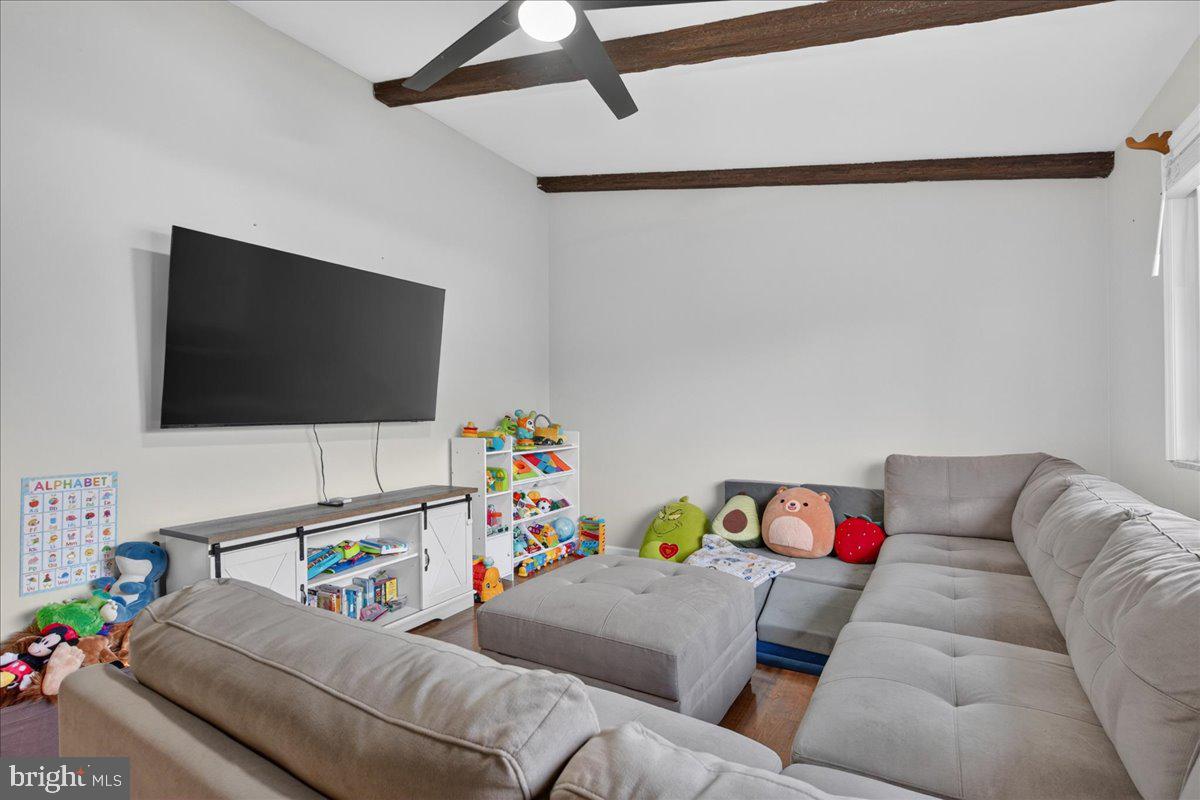 AMITY GARDENS - Residential