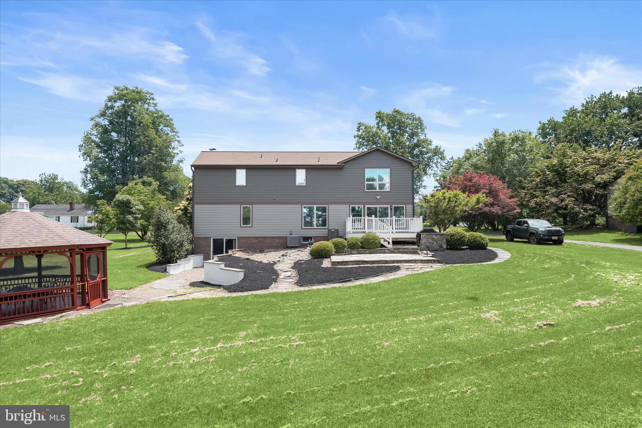 TRIADELPHIA FARMS - Residential