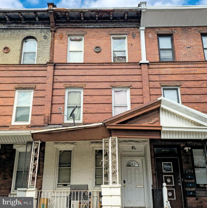 Turnkey investment opportunity in North Philadelphia with in-place rental income. Property is configured as a 4-unit building and currently operating as such, while legally zoned as a triplex. Buyer responsible for independently verifying use and zoning.

Unit mix includes two studio units, one 1-bedroom unit, and one 3-bedroom unit, creating a diverse rental mix. Income potential includes approximately $800/month for each studio, $1,100/month for the 1-bedroom unit, and $1,450/month for the 3-bedroom unit.

The property also features a coin-operated washer and dryer, providing additional income opportunity.

Conveniently located near public transportation, schools, shopping, and neighborhood amenities, making it attractive for tenants.