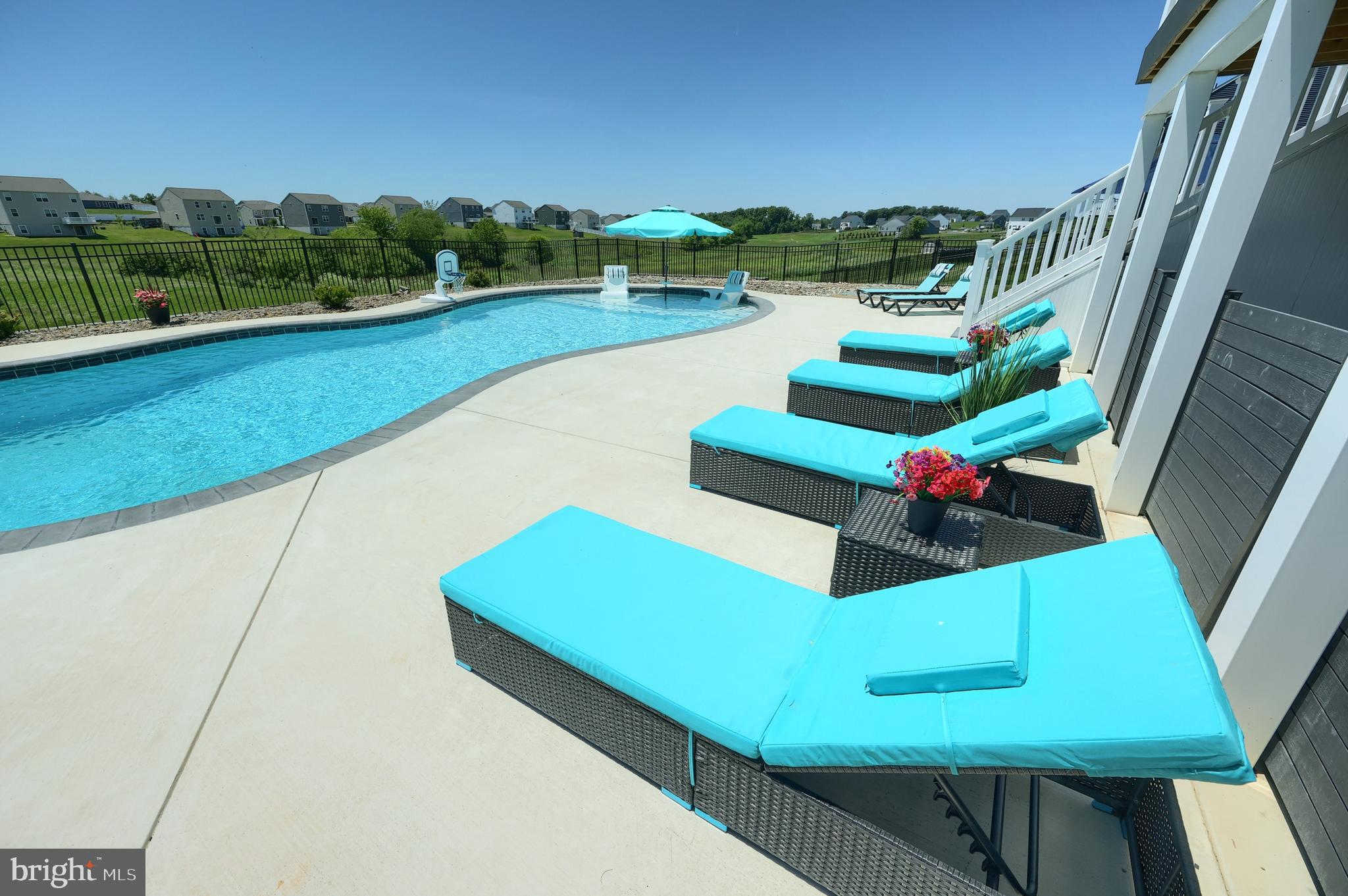 HIGH POINTE - Residential