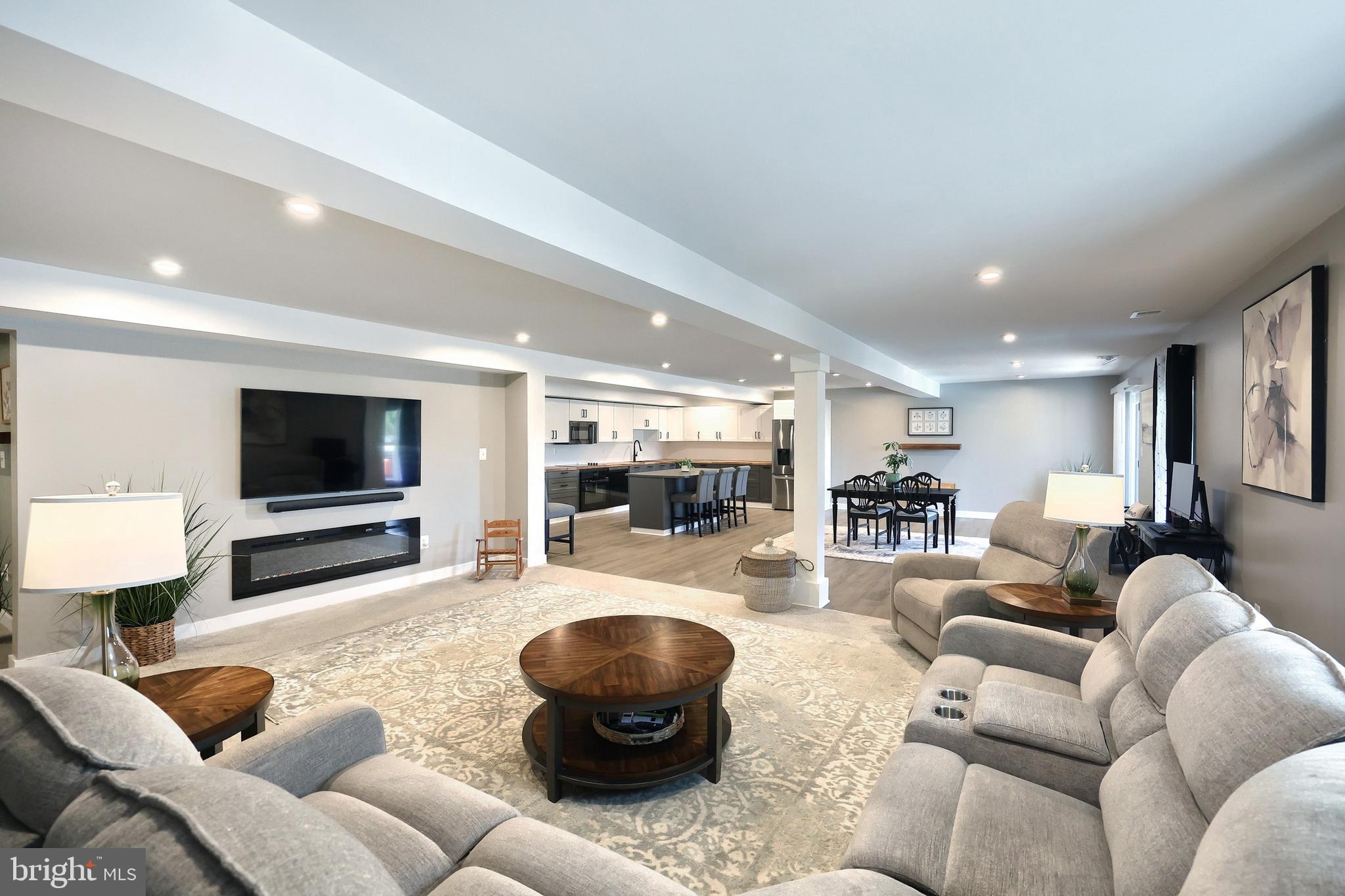 HIGH POINTE - Residential