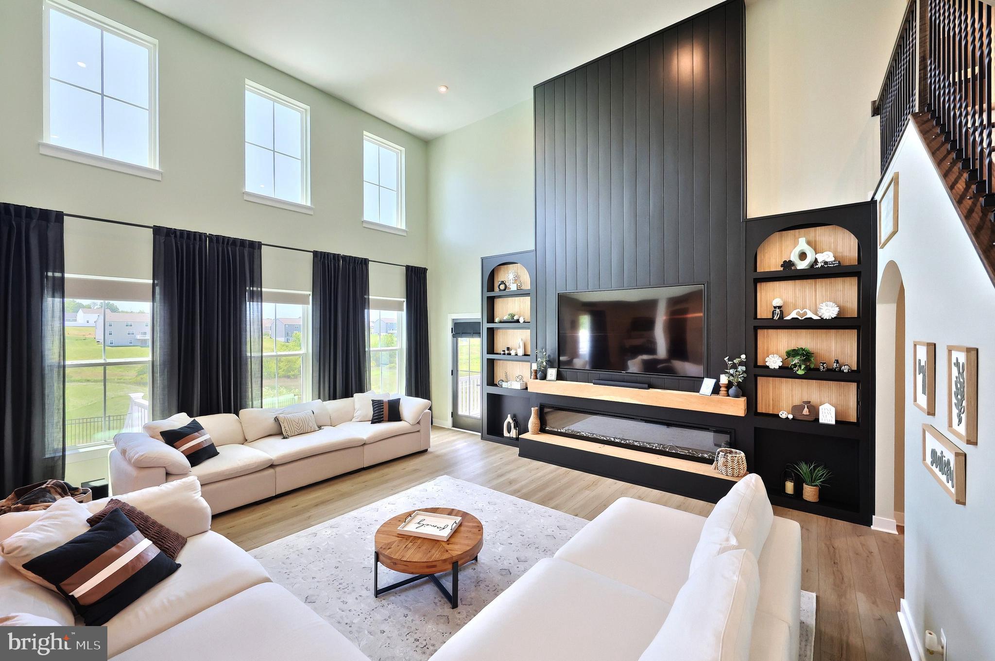 HIGH POINTE - Residential