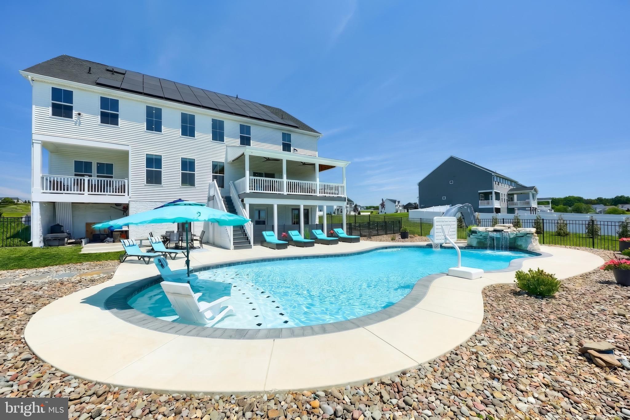 HIGH POINTE - Residential