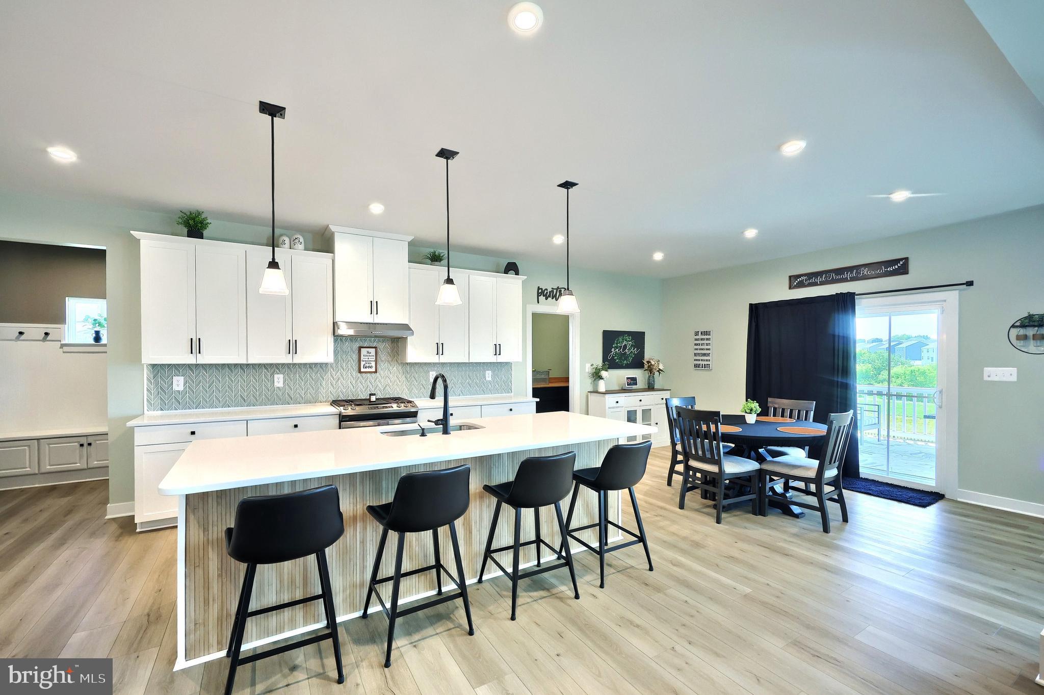 HIGH POINTE - Residential