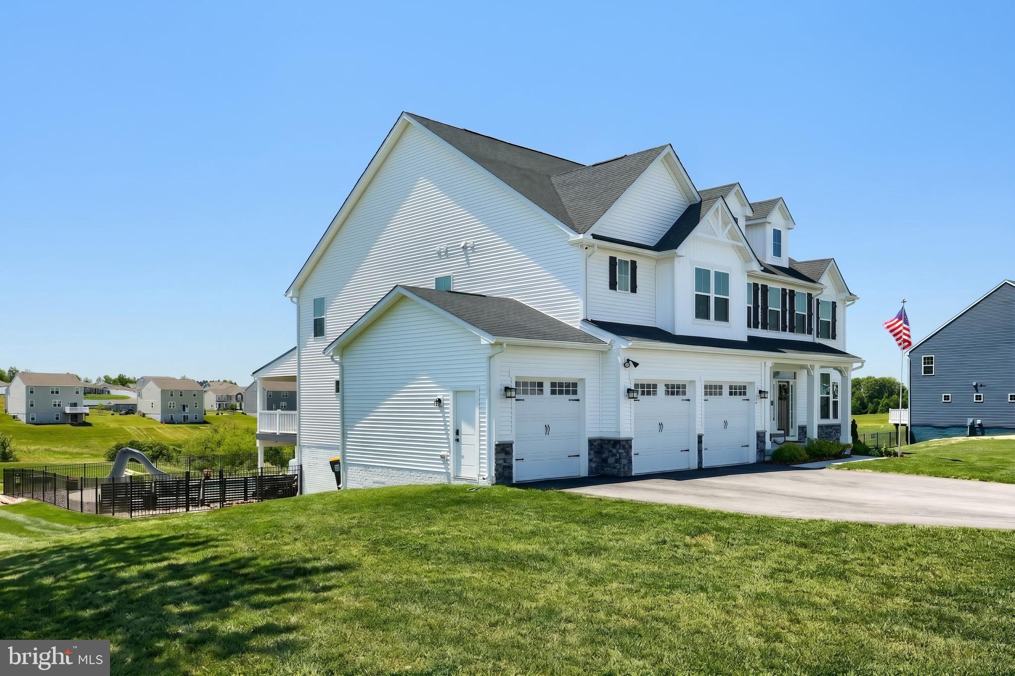 HIGH POINTE - Residential