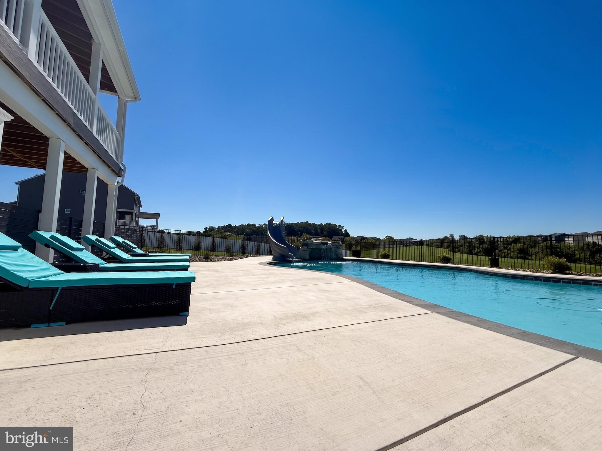 HIGH POINTE - Residential