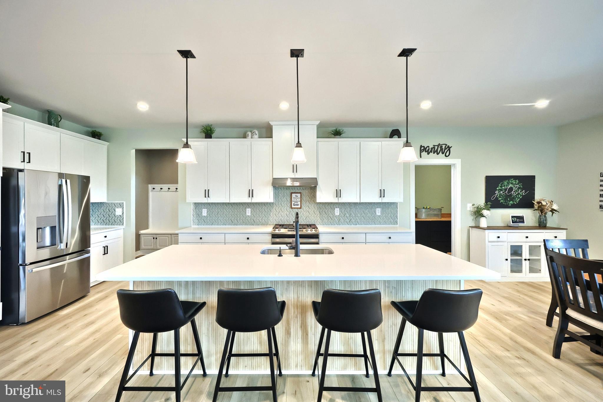 HIGH POINTE - Residential