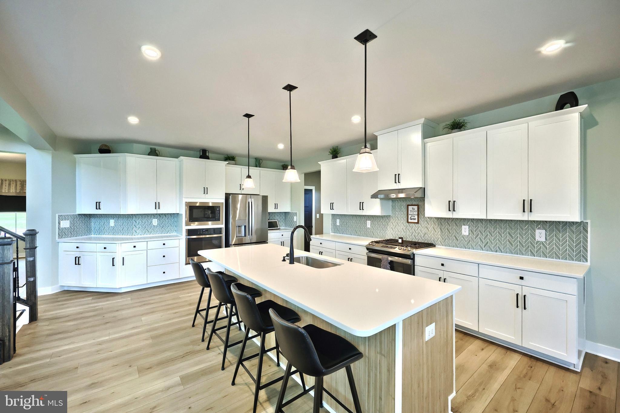 HIGH POINTE - Residential
