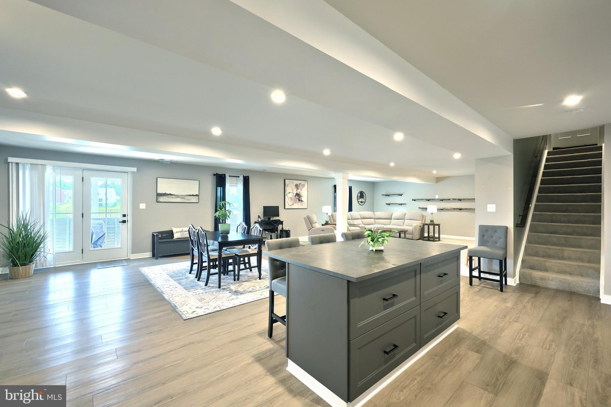 HIGH POINTE - Residential