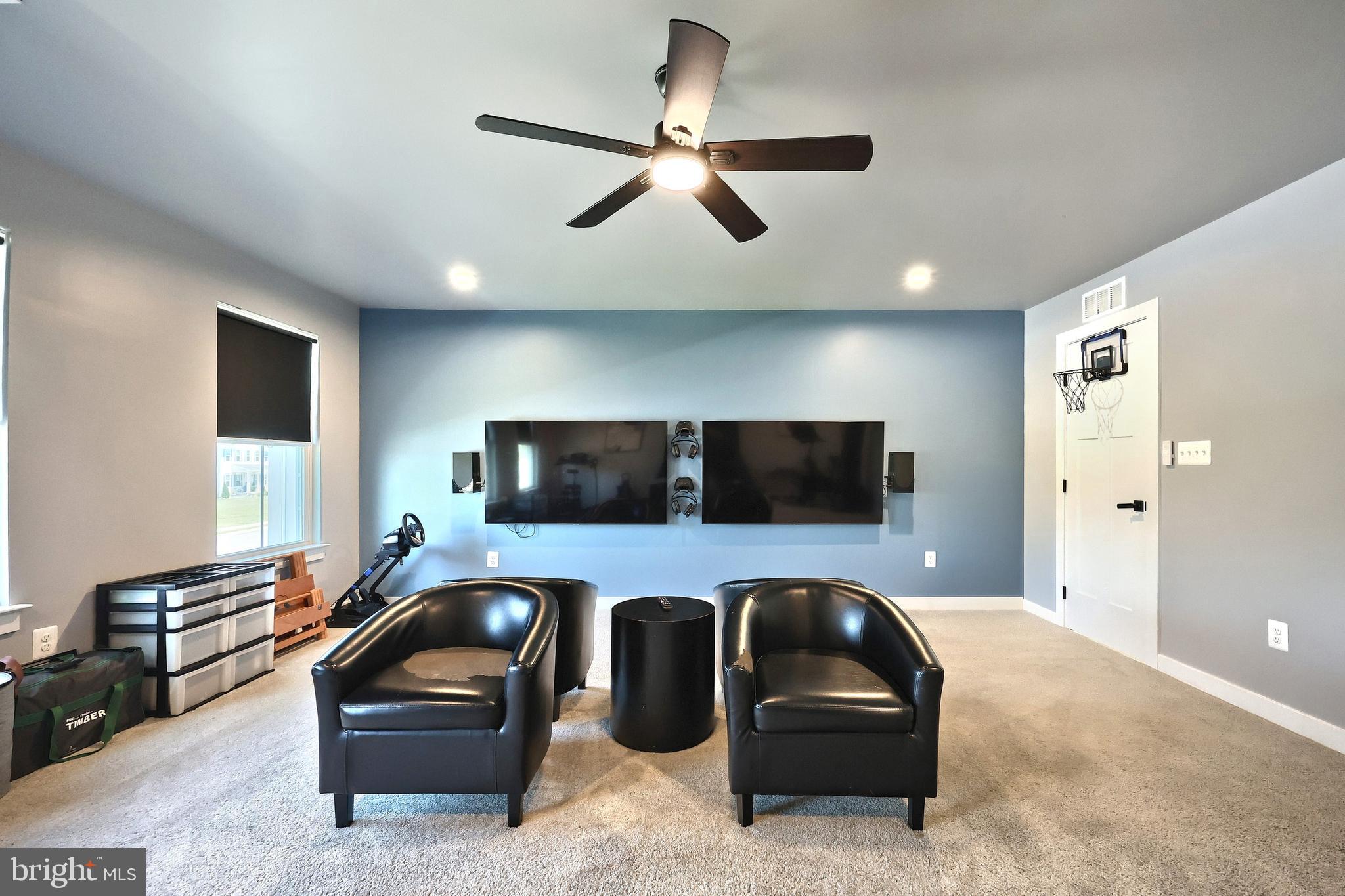 HIGH POINTE - Residential