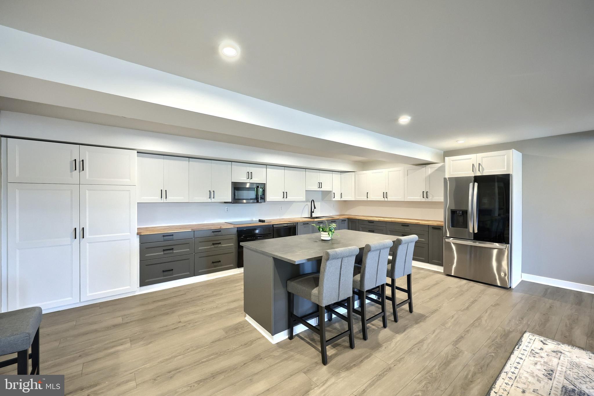 HIGH POINTE - Residential