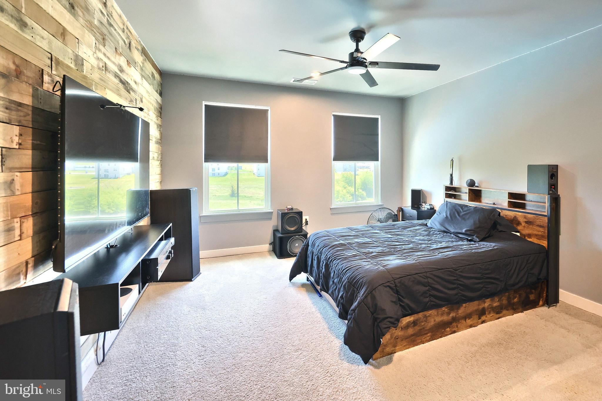 HIGH POINTE - Residential