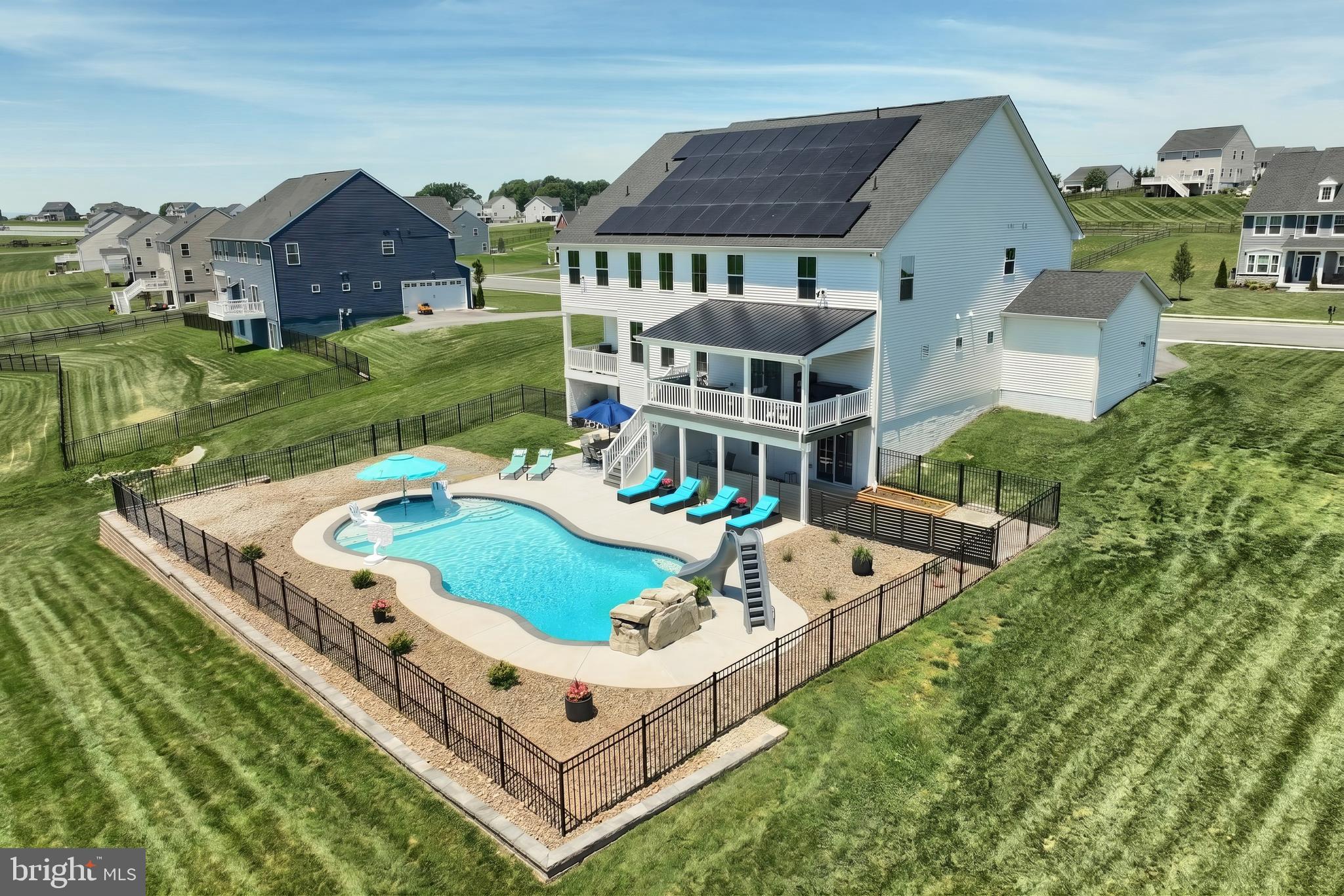 HIGH POINTE - Residential