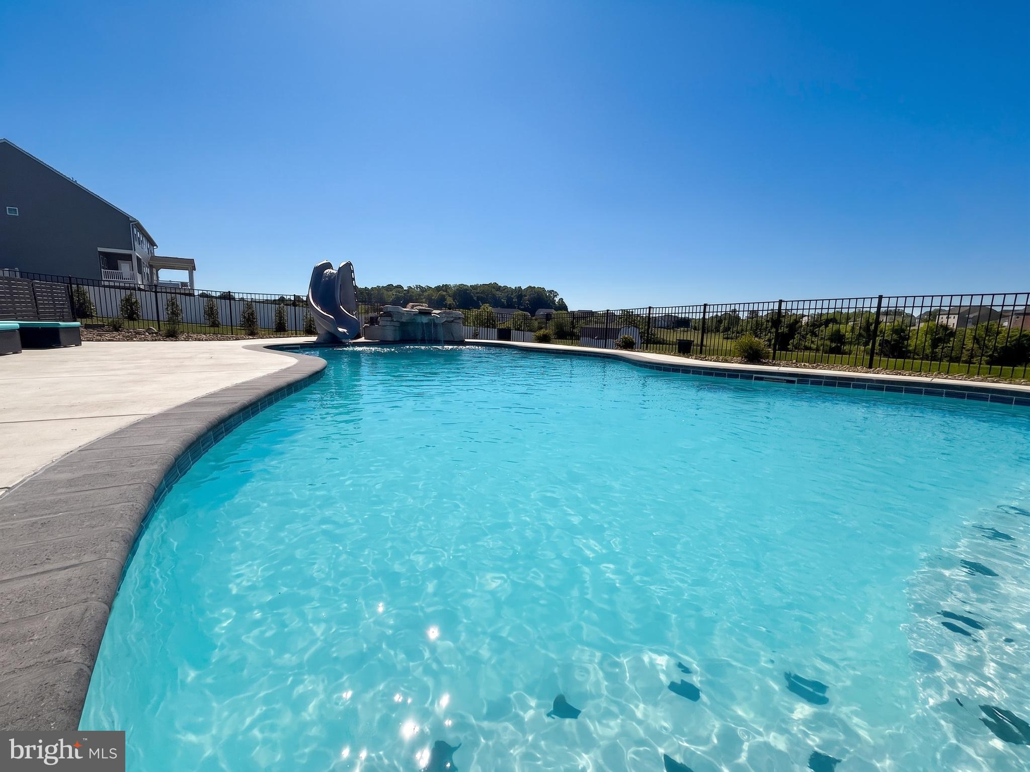 HIGH POINTE - Residential