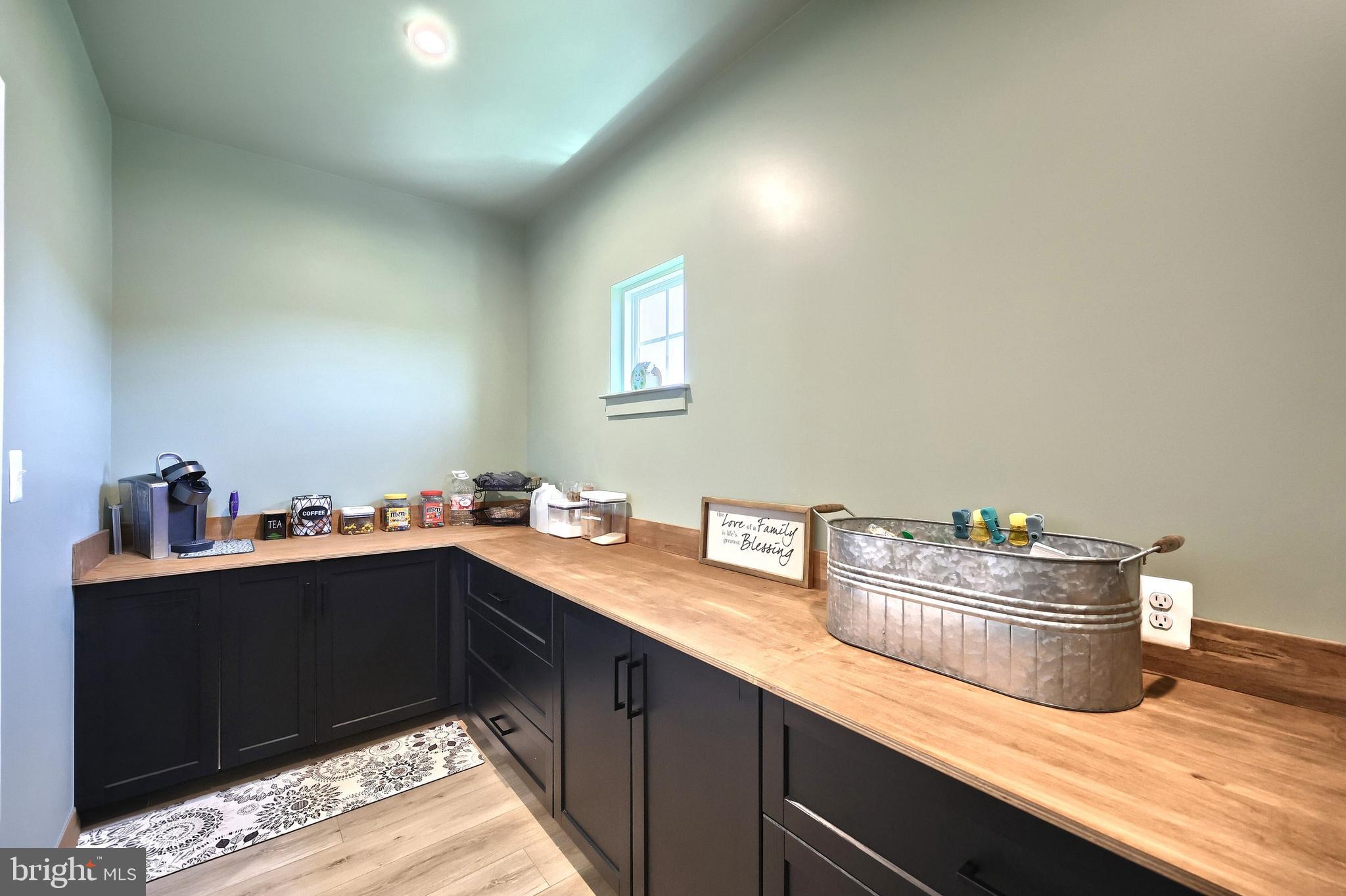 HIGH POINTE - Residential