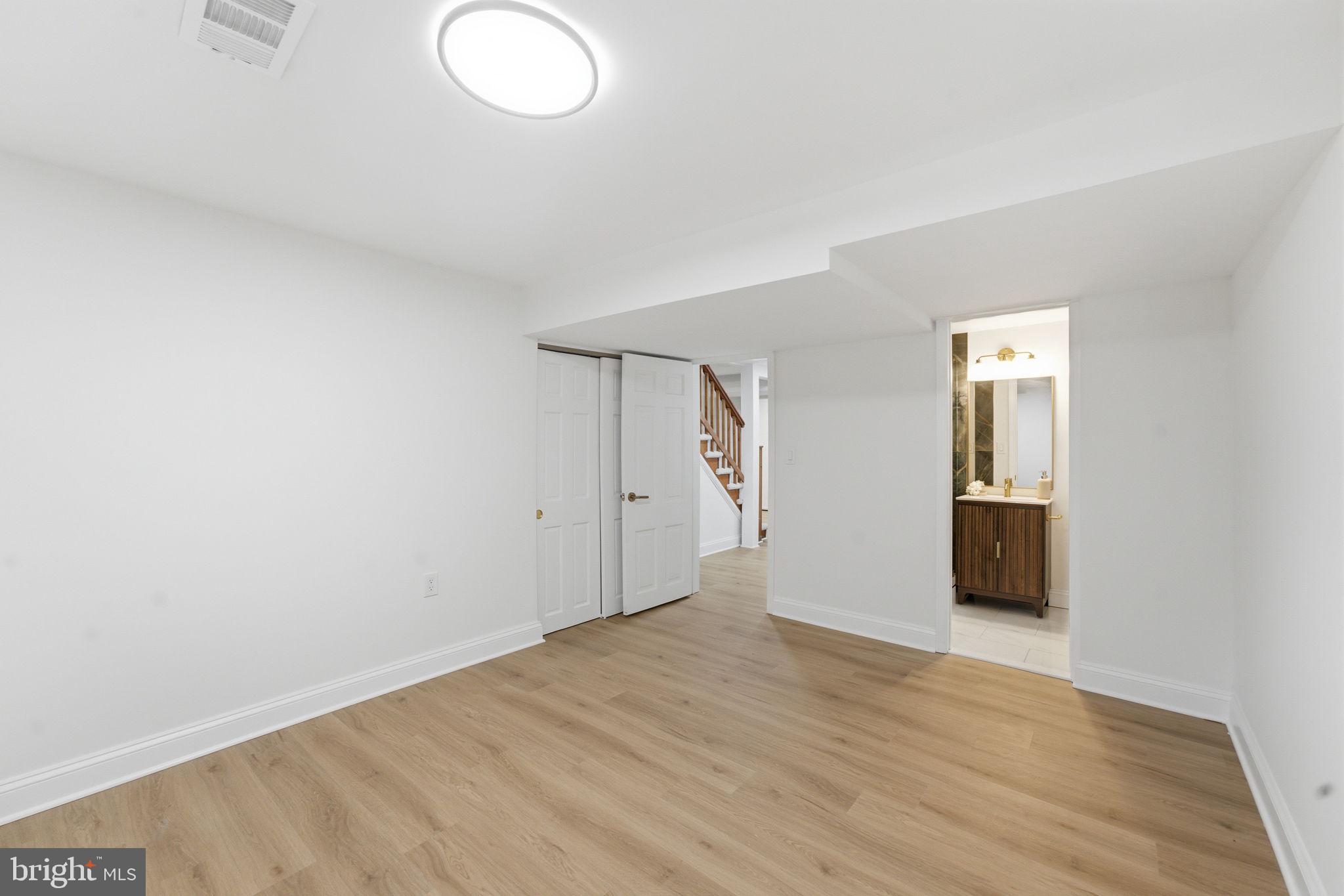 KENT GARDENS - Residential