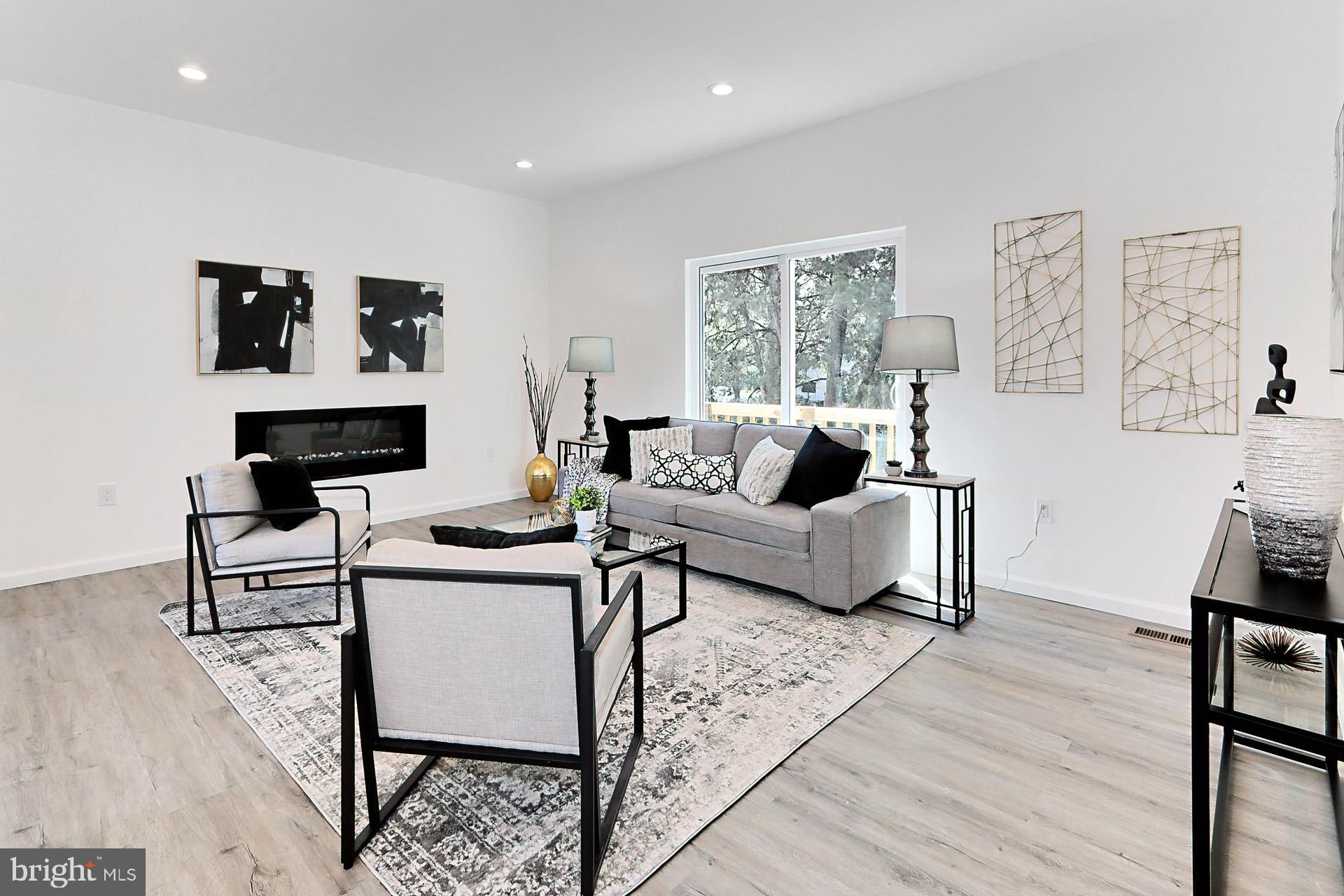 MONTICELLO WOODS - Residential