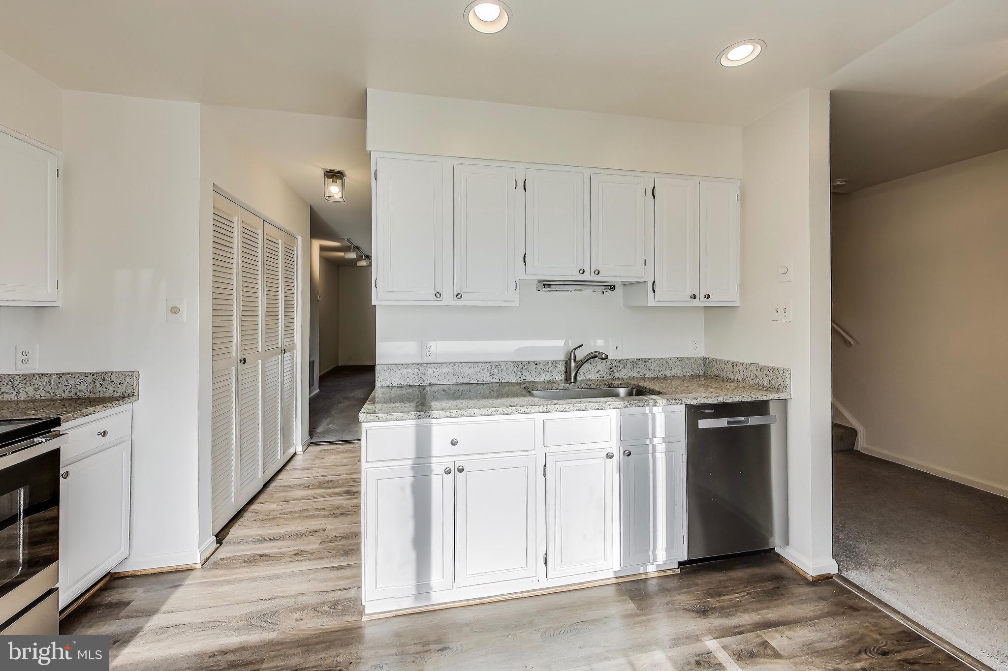 BRISTOL SQUARE - Residential