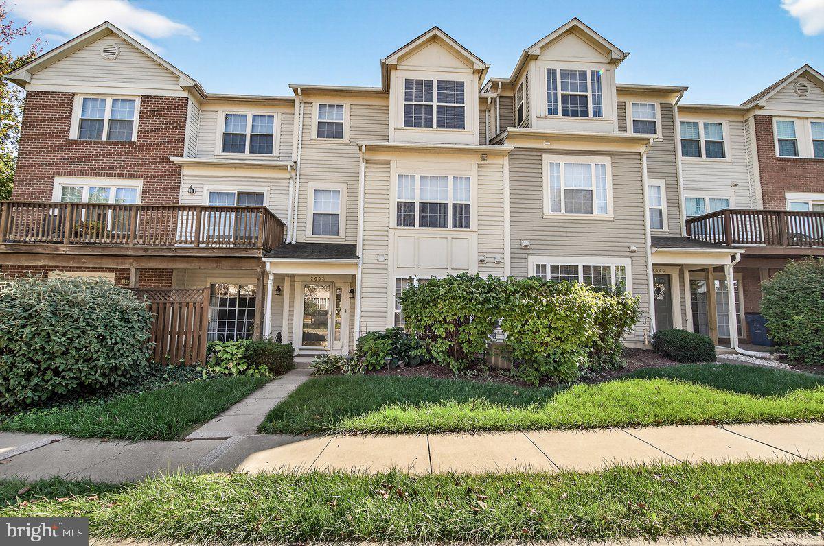 LARGE PRICE ADJUSTMENT!  MOTIVATED SELLER! 
Welcome to this spacious, open floor plan condo!  2 HUGE primary suites with soaking tubs and showers in each private bathroom.  Primary suites on 2nd and 3rd levels.   Plenty of storage and closet space!  Large kitchen, family room,  dining room with a special area for office or den all on main floor.   Enjoy your morning coffee on your private front patio.  The outside grounds and roof are maintained by the association. Convenient to restaurants,  grocery stores and shopping.  Walk to the tot playground and swimming pool.  Close to the Monocacy river where you can launch your kayak/canoe.  This is a must see property!  See how you can make it reflect your personality!