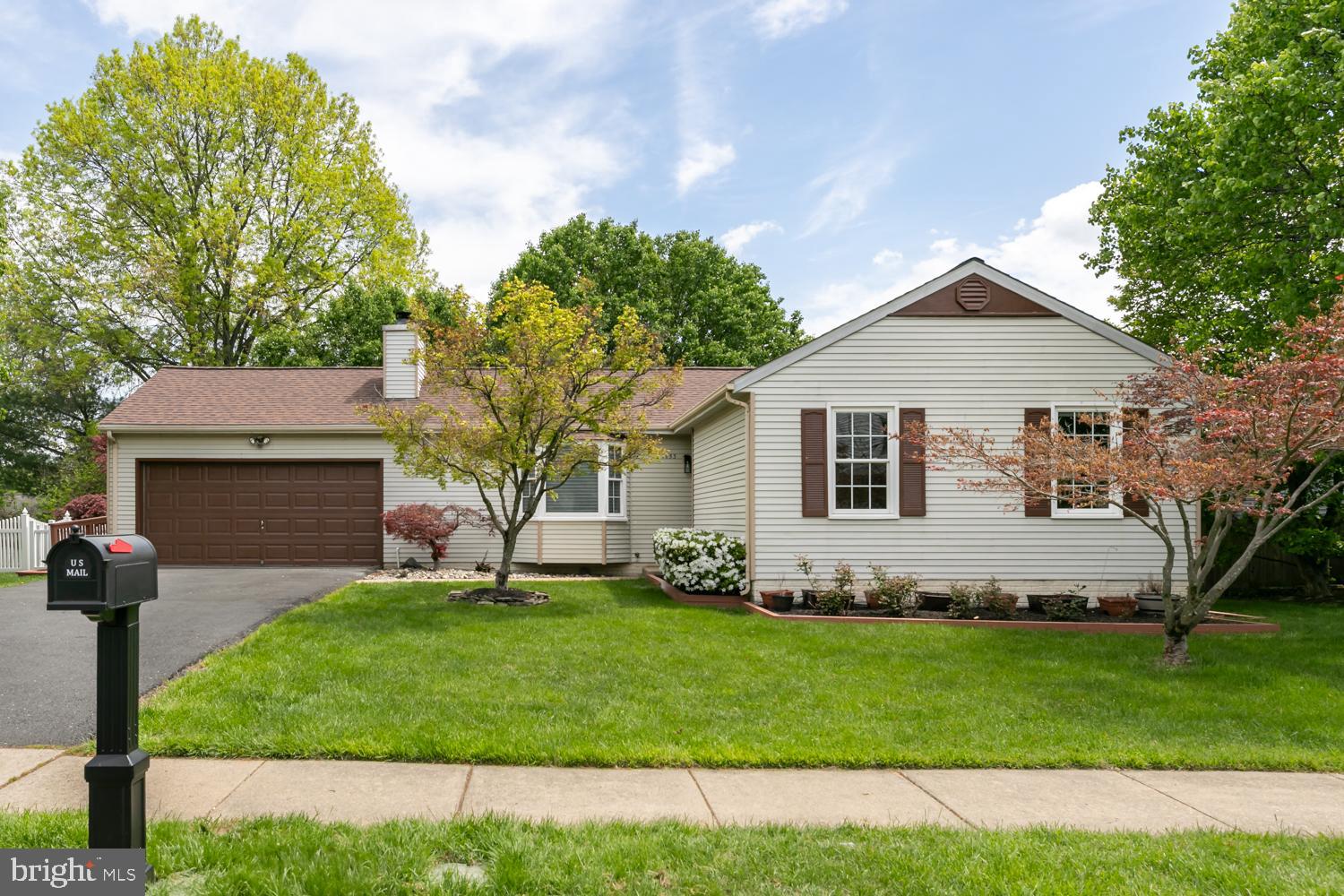 Welcome to this beautifully updated three bedrooms, three full bath home in the fabulous Kingstream Community in Herndon! This home features a thoughtful addition in the back providing ample space for the fully renovated kitchen and office. The kitchen features a vaulted ceiling, quartz countertops, modern cabinetry, stainless steel appliances, smart fridge, and beverage fridge! With two sliding doors to the patio, there is plenty of light in the main living spaces. The Dining room blends in the family room highlighted by the charming bay window and cozy fireplace! Updated flooring runs throughout the main level, adding a fresh, cohesive feel. Three Bedrooms on the main floor offer two newly renovated bathrooms, perfect for the new owners! Downstairs, the lower level is ready for entertaining with a billiard room, recreation room, and an additional full bath. Outside, the multi-tiered deck overlooks the peaceful, private backyard – a perfect spot to relax or entertain. Great Location with easy access to major routes of transportation including Route 7, Fairfax County Parkway, Dulles Toll Road, Dulles Airport, and the Silver Line Metro. Just minutes away to the high school, shopping, dining, and everything this area has to offer. Kingstream HOA offers wonderful community amenities including outdoor pool, tennis &  basketball courts, tot lots and playgrounds. Don’t miss this wonderfully updated home.   
Kitchen Remodeled  - (2023), New Roof (2023),New Flooring on main level (2023),  Primary Bathroom and Secondary Bathroom Renovated 2025.