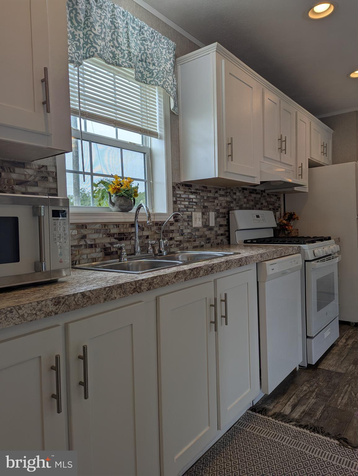 LIBERTY MOBILE HOME PARK - Residential