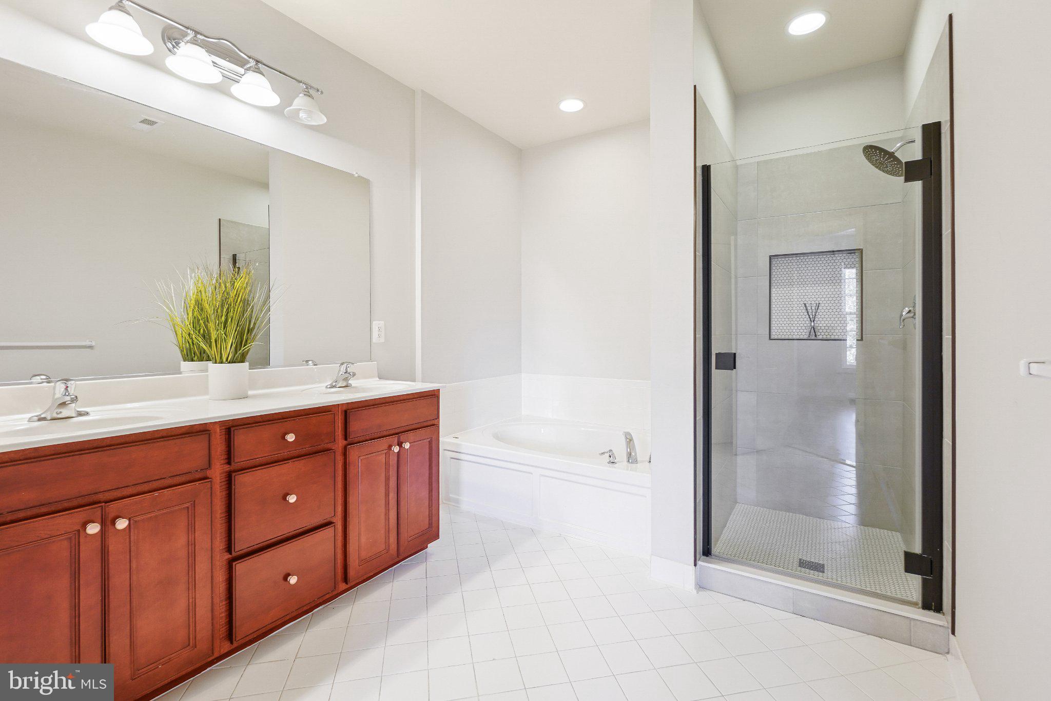 HIDDEN CREEK - Residential Lease
