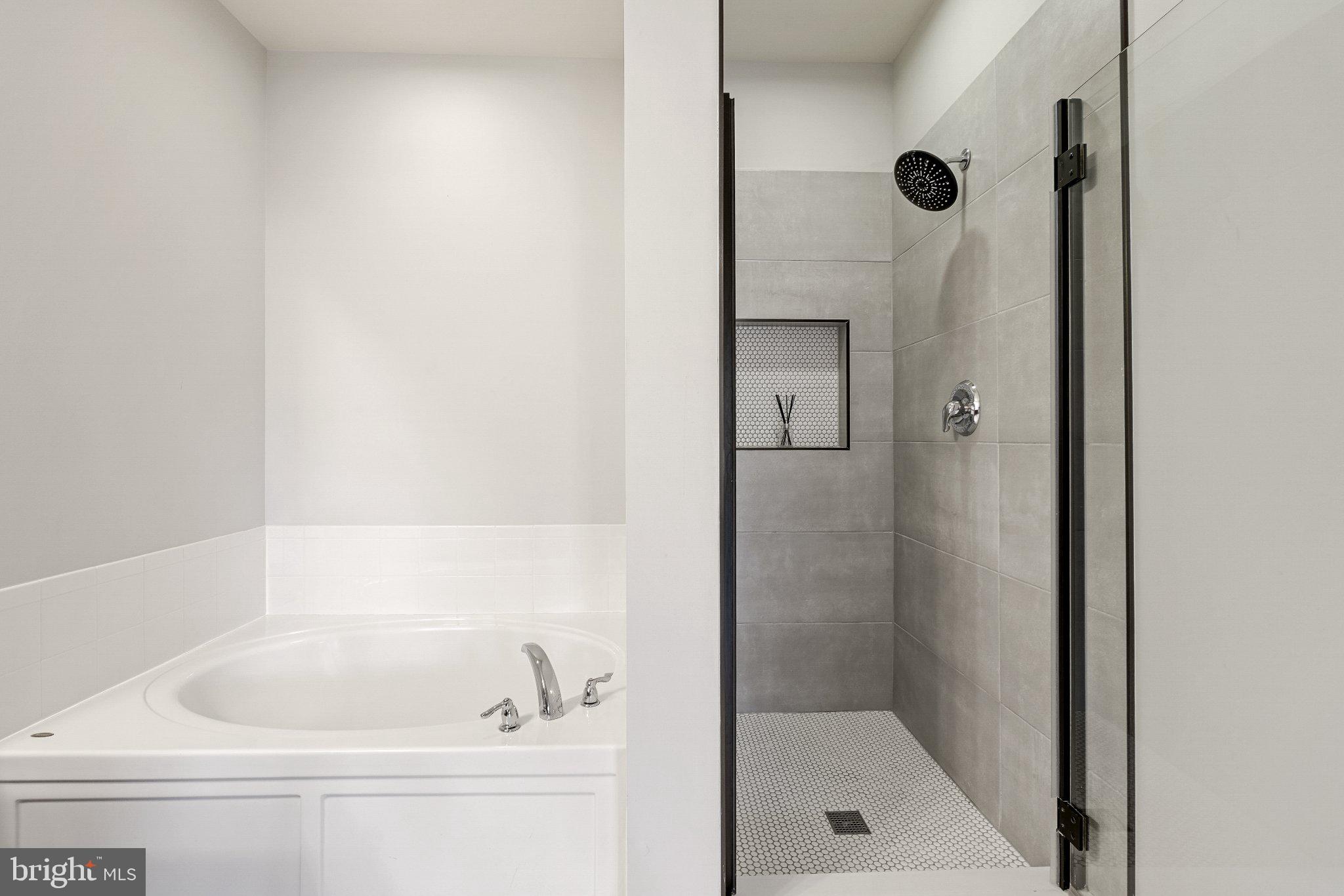 HIDDEN CREEK - Residential Lease