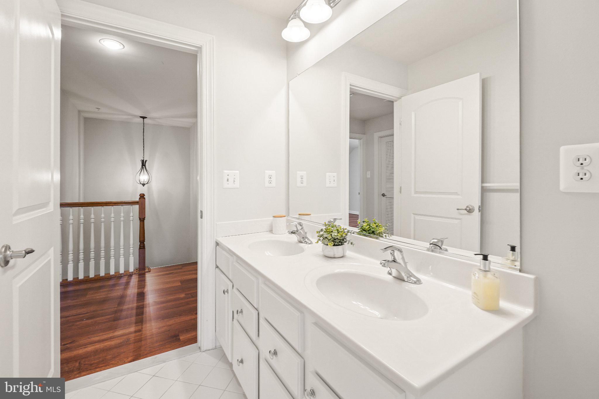 HIDDEN CREEK - Residential Lease