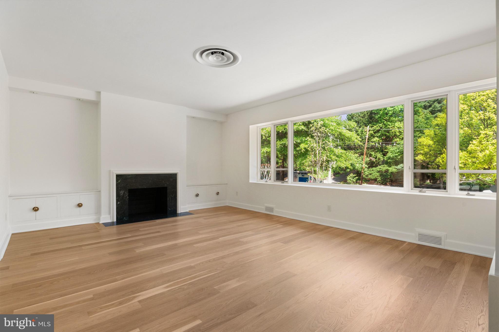 FOREST HILLS - Residential