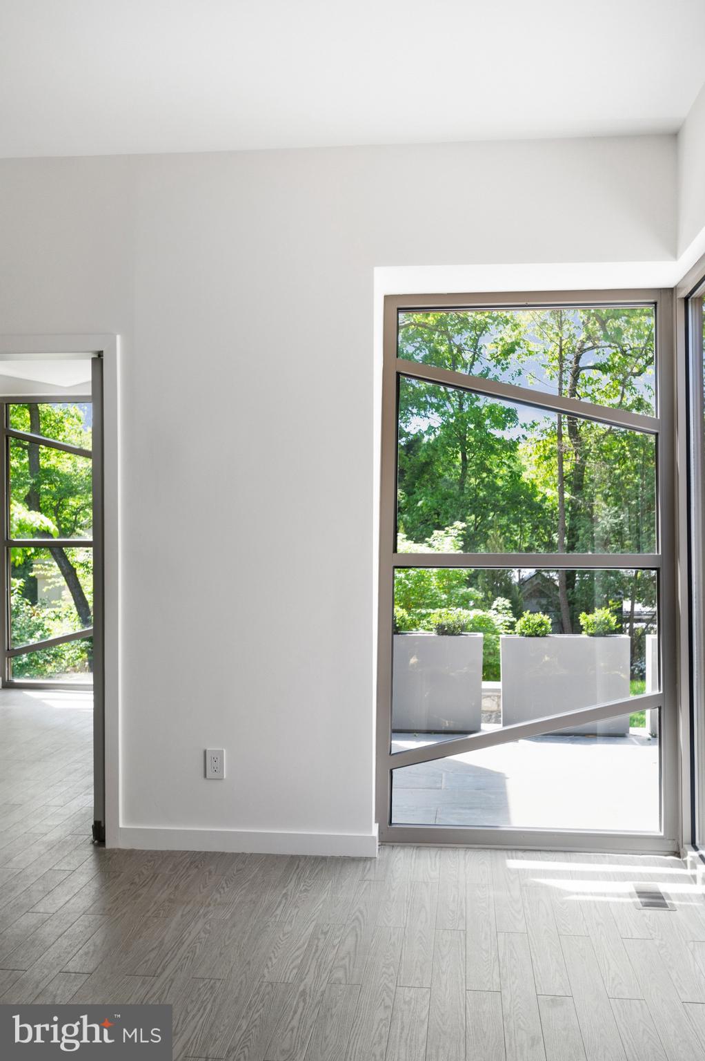 FOREST HILLS - Residential