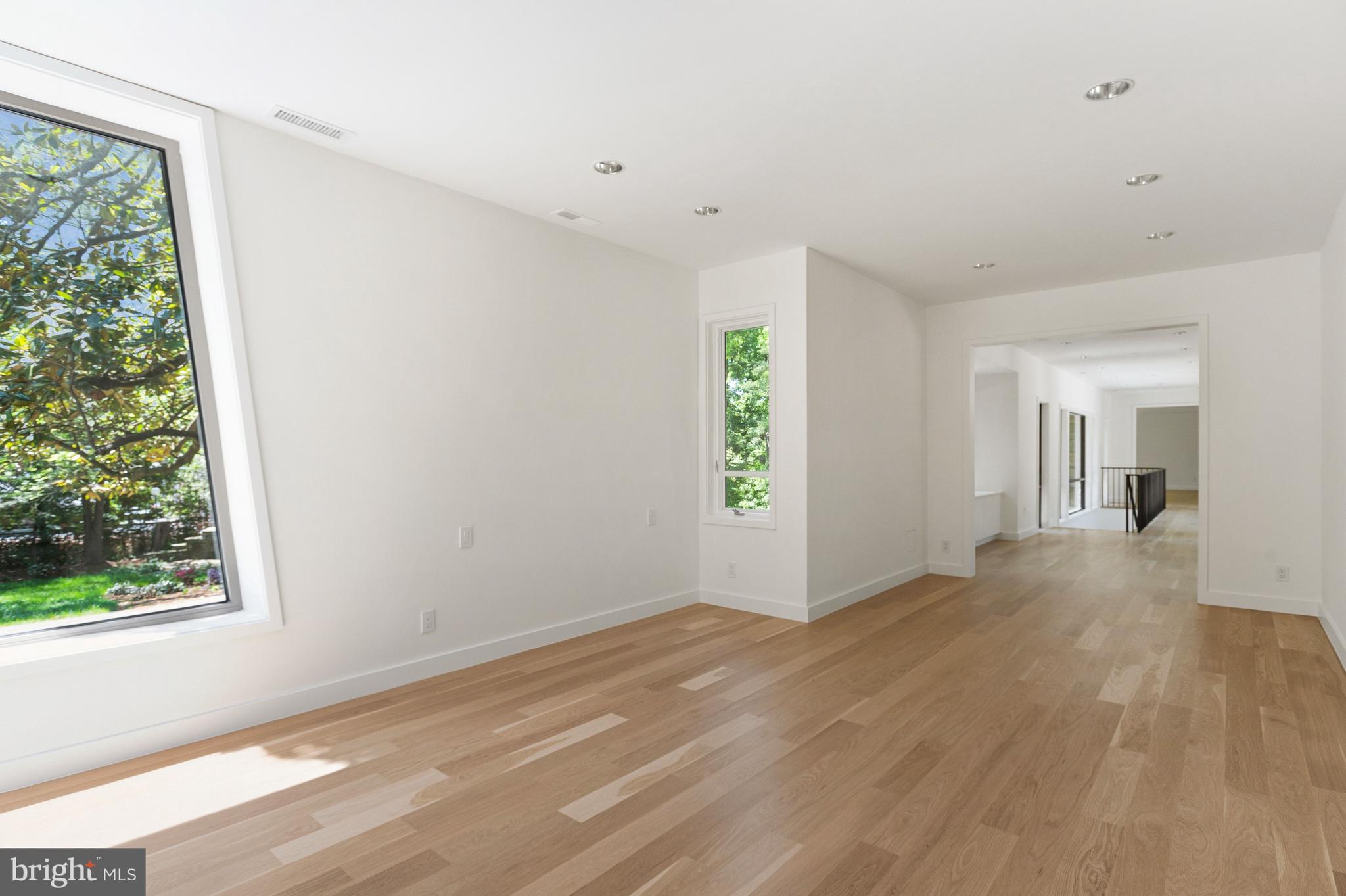 FOREST HILLS - Residential