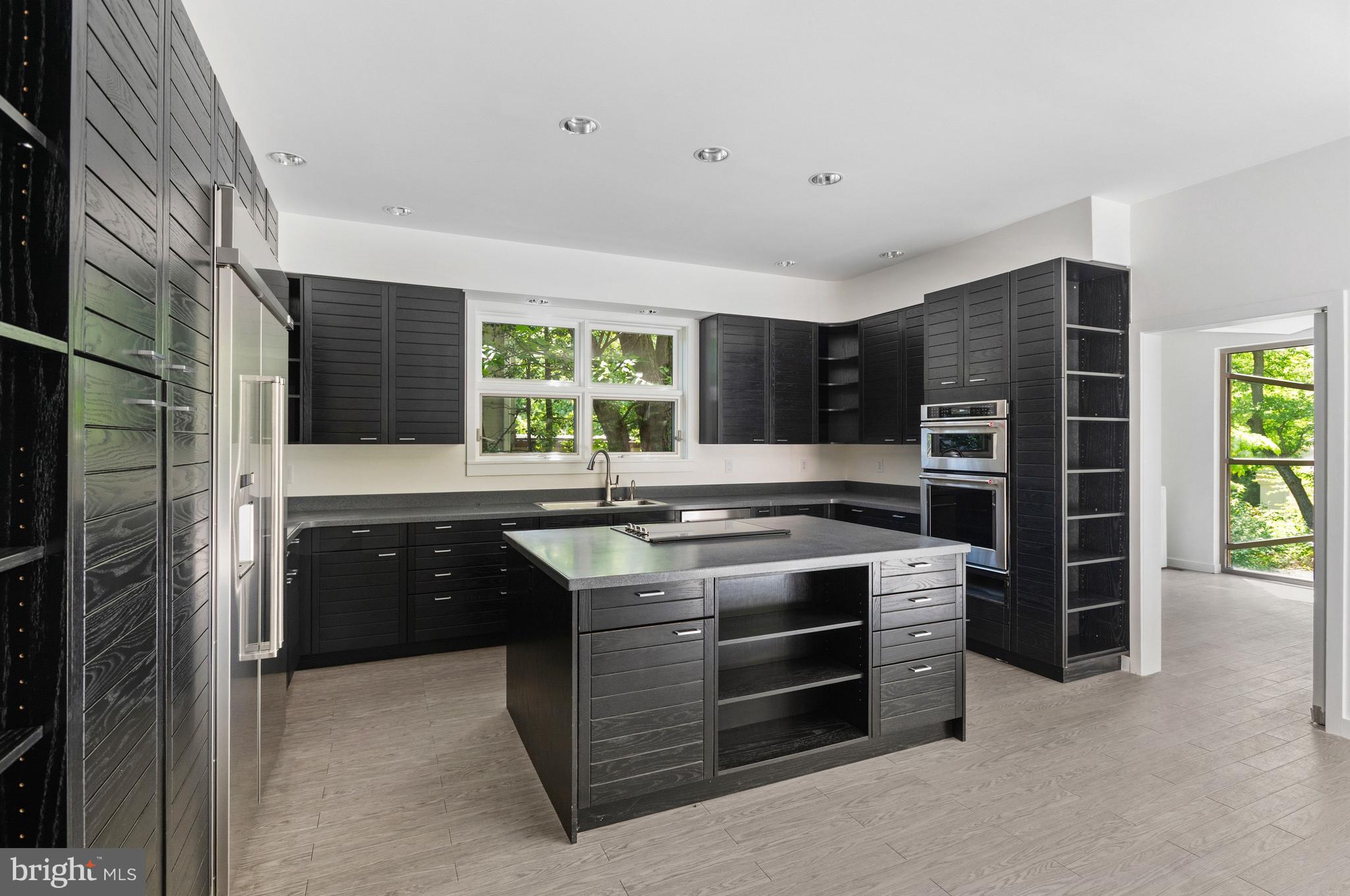 FOREST HILLS - Residential
